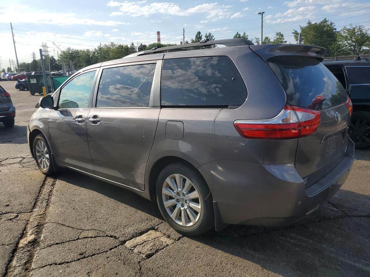 2015 Toyota Sienna Xle Premium 7-passenger Gray vin: 5TDDK3DC8FS106588