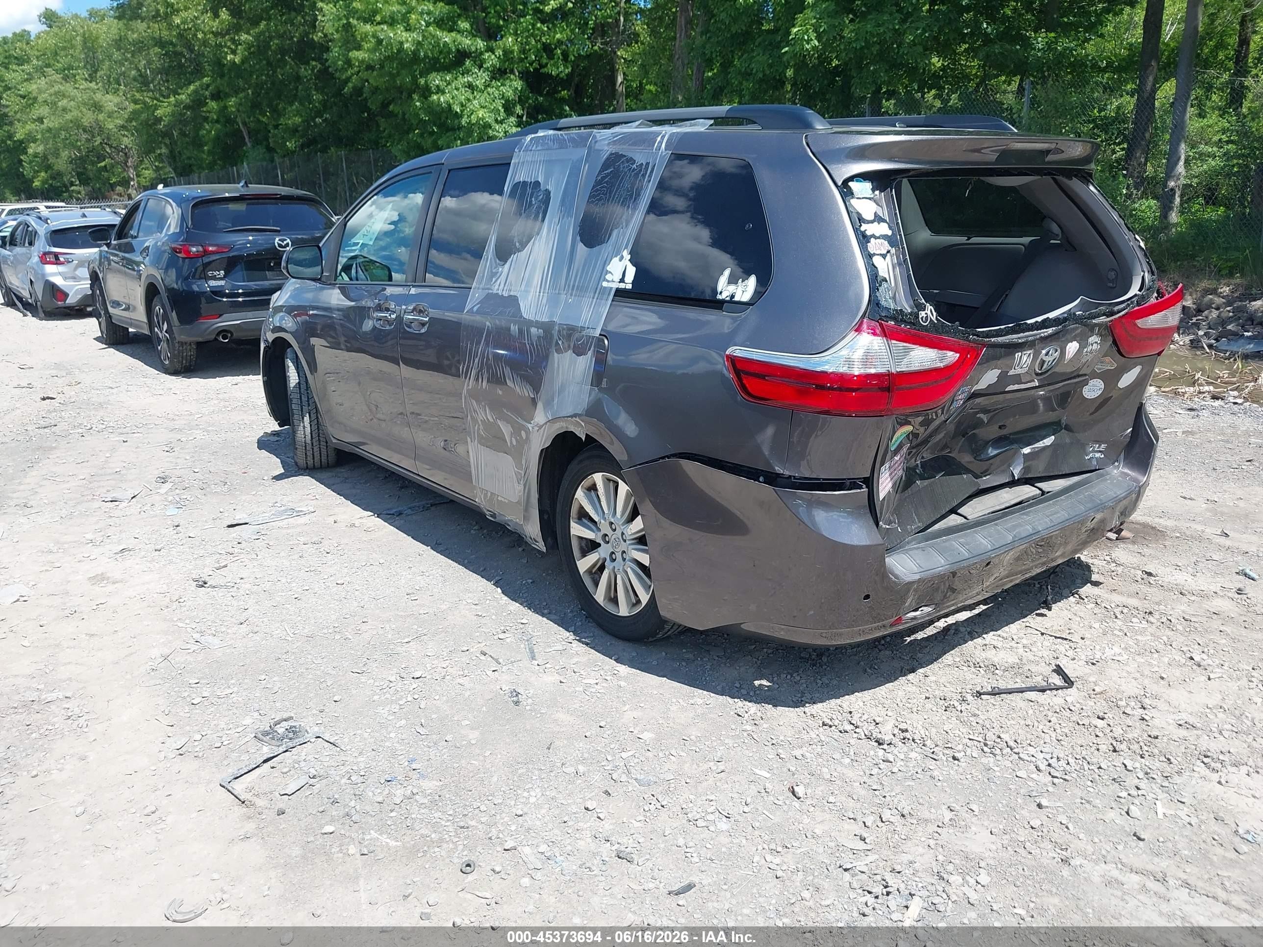 2015 Toyota Sienna Xle 7 Passenger Gray vin: 5TDDK3DC8FS108258