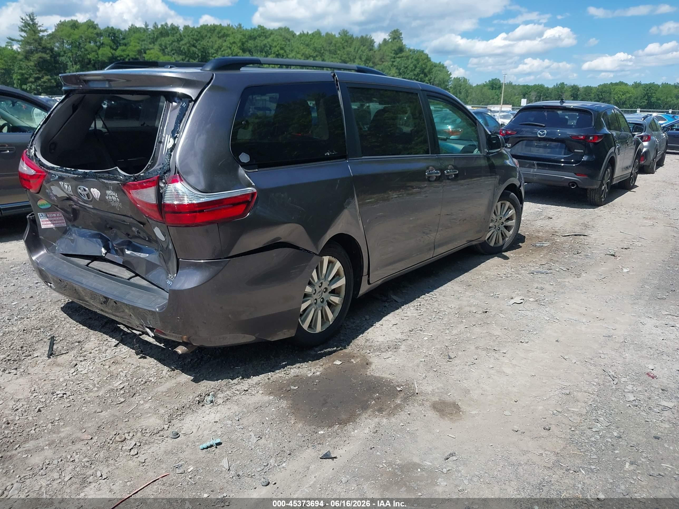2015 Toyota Sienna Xle 7 Passenger Gray vin: 5TDDK3DC8FS108258
