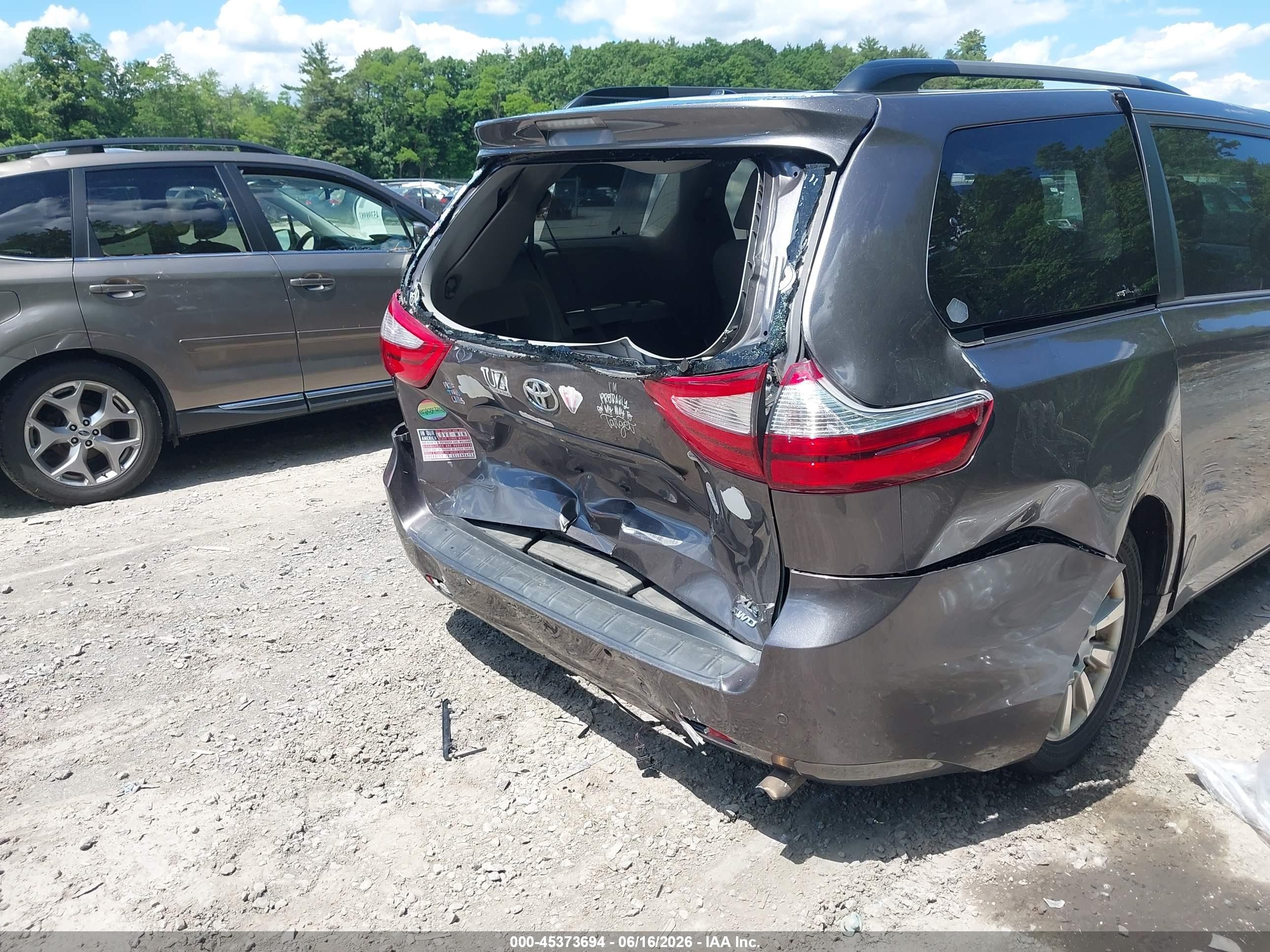 2015 Toyota Sienna Xle 7 Passenger Gray vin: 5TDDK3DC8FS108258