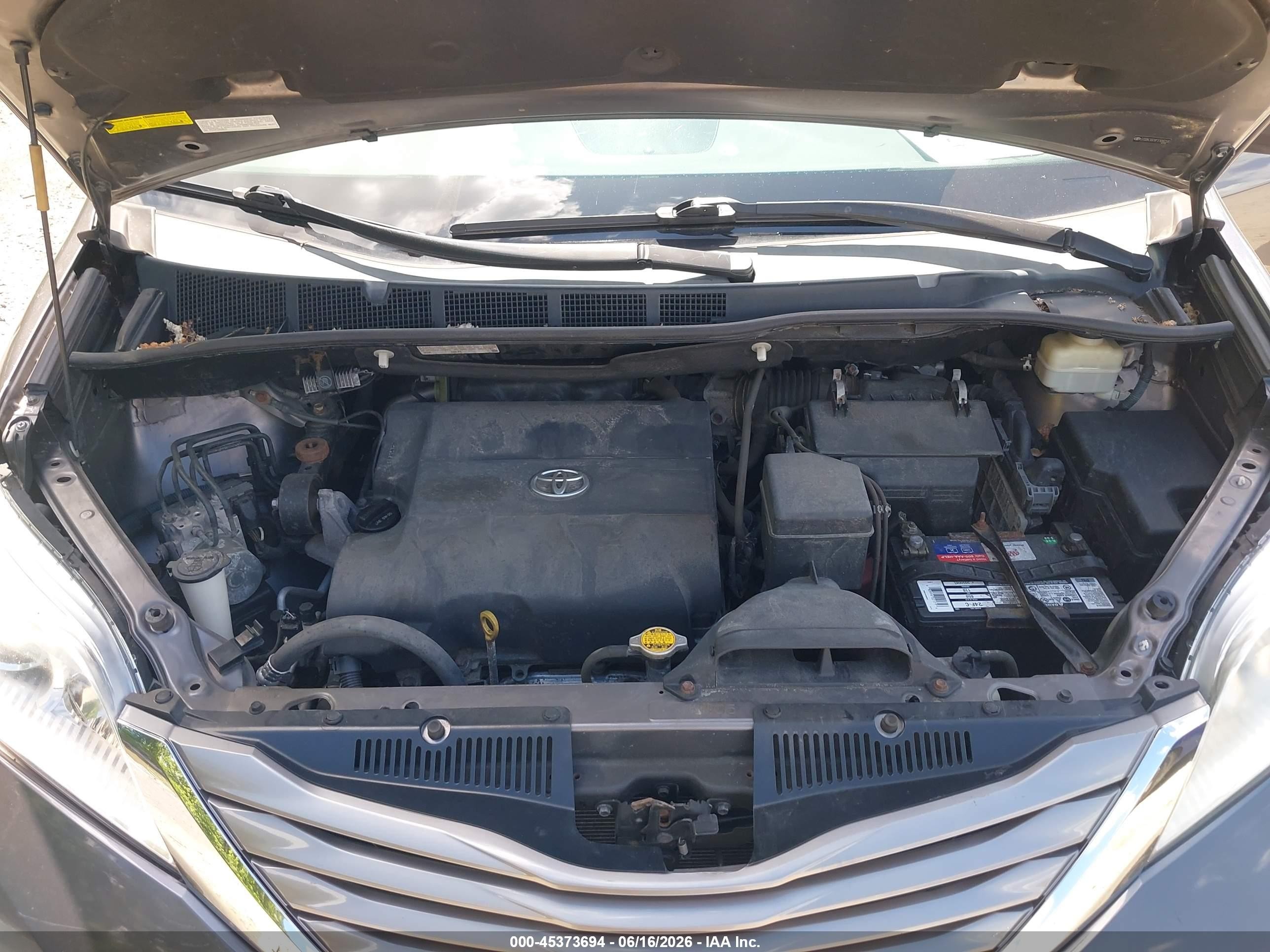2015 Toyota Sienna Xle 7 Passenger Gray vin: 5TDDK3DC8FS108258