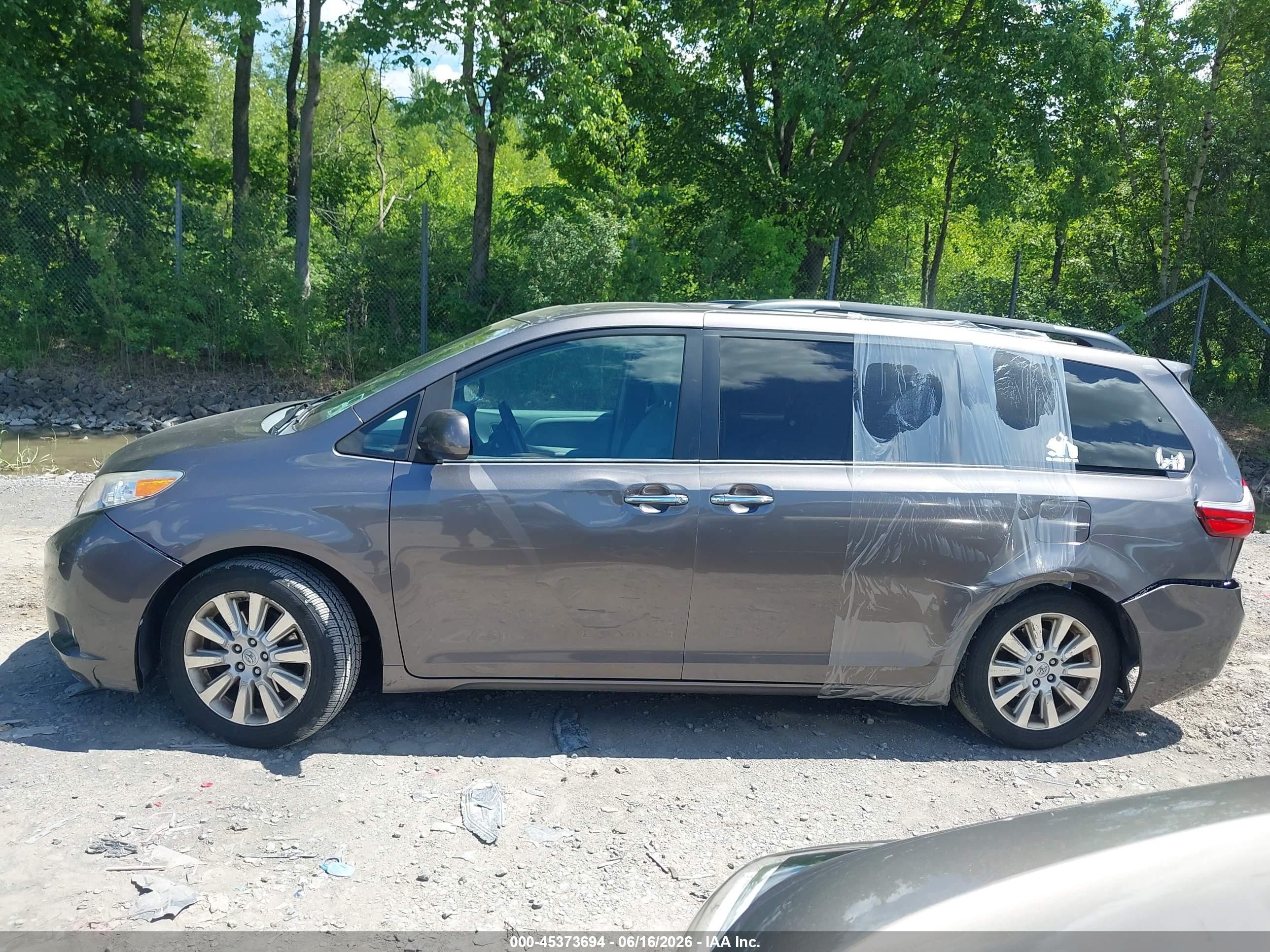 2015 Toyota Sienna Xle 7 Passenger Gray vin: 5TDDK3DC8FS108258