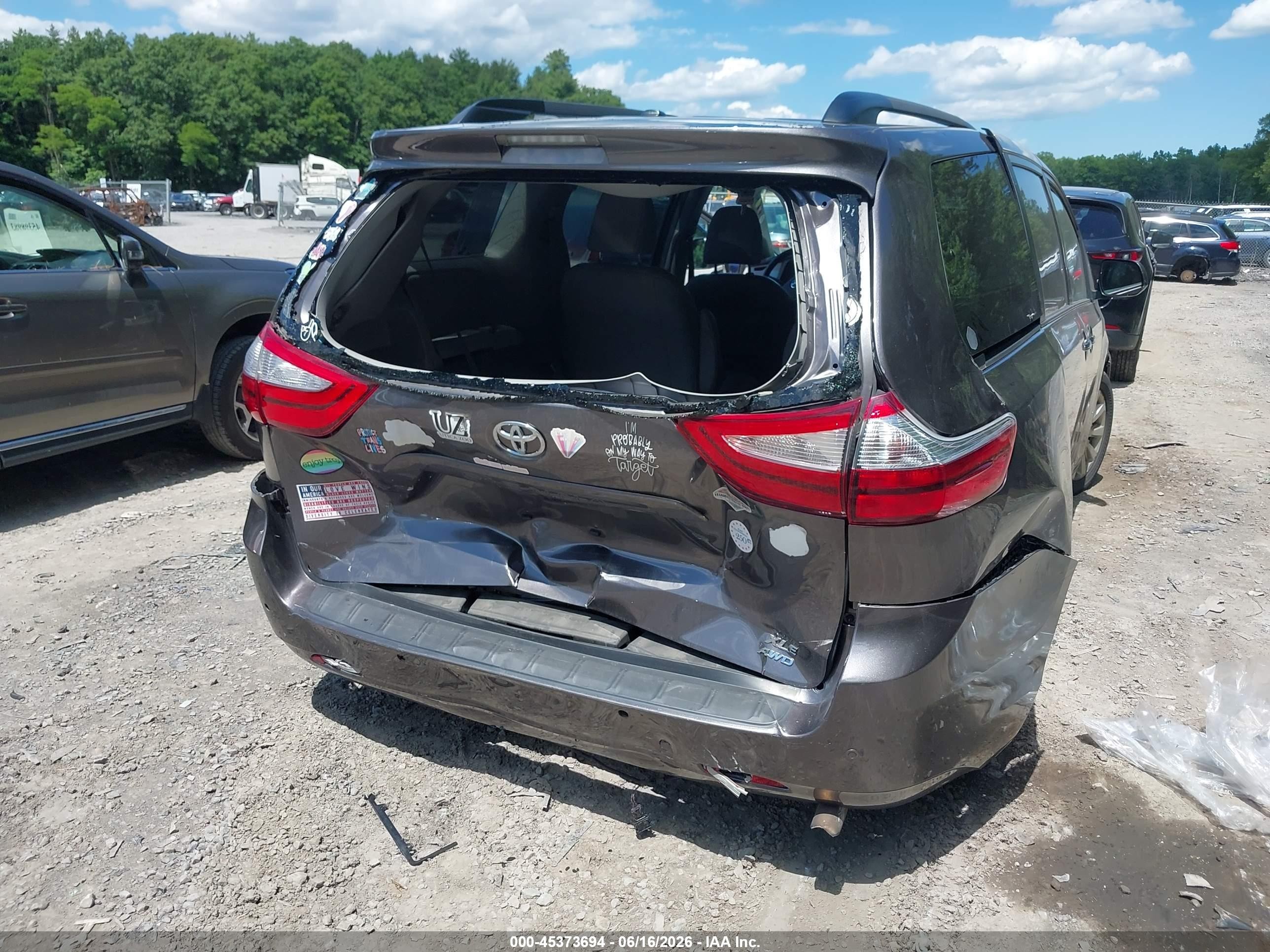 2015 Toyota Sienna Xle 7 Passenger Gray vin: 5TDDK3DC8FS108258