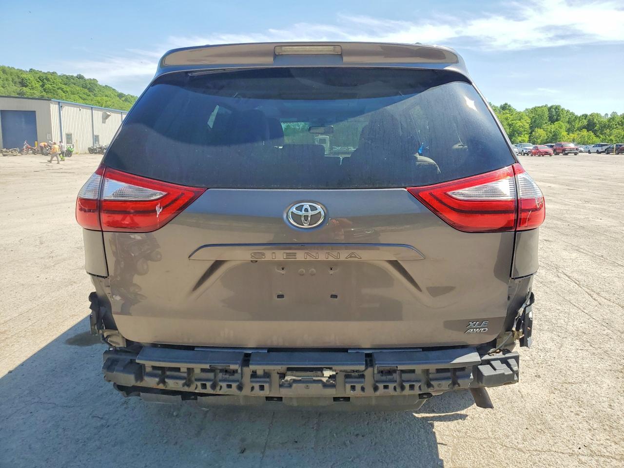 2015 Toyota Sienna Xle Premium 7-passenger Gray vin: 5TDDK3DC8FS111872
