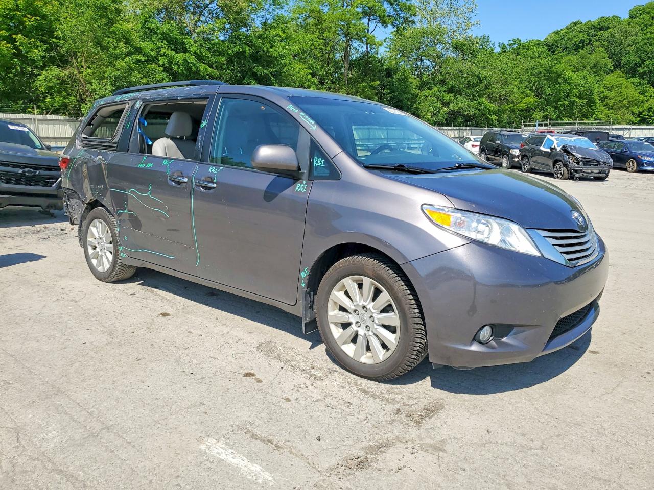 2015 Toyota Sienna Xle Premium 7-passenger Gray vin: 5TDDK3DC8FS111872