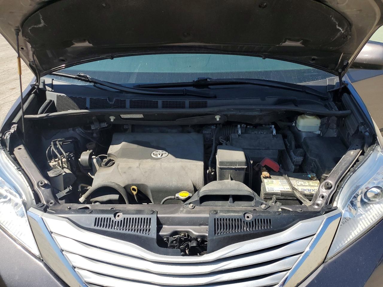 2015 Toyota Sienna Xle Premium 7-passenger Gray vin: 5TDDK3DC8FS111872