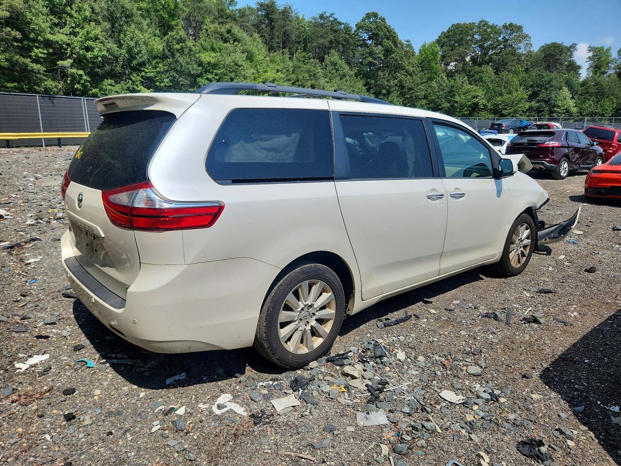 2015 Toyota Sienna Xle 7-passenger White vin: 5TDDK3DC8FS116344