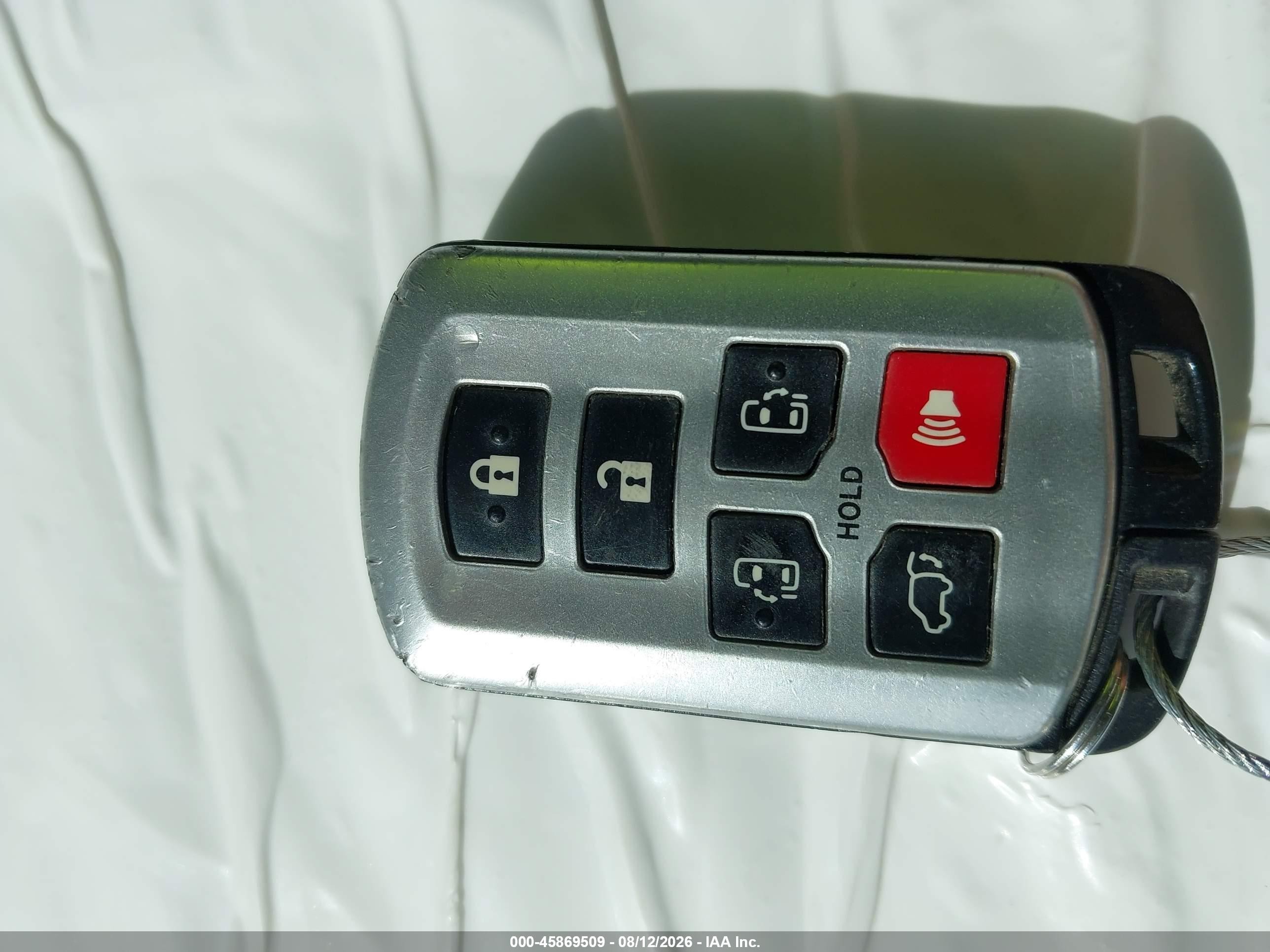 2011 Toyota Sienna Xle Серый vin: 5TDDK3DC9BS010141