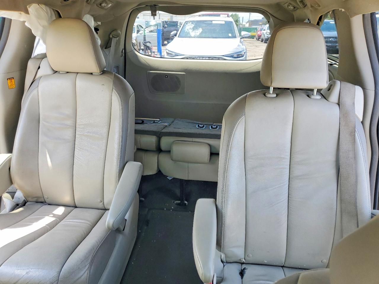 2011 Toyota Sienna Limited 7-passenger Tan vin: 5TDDK3DC9BS014965