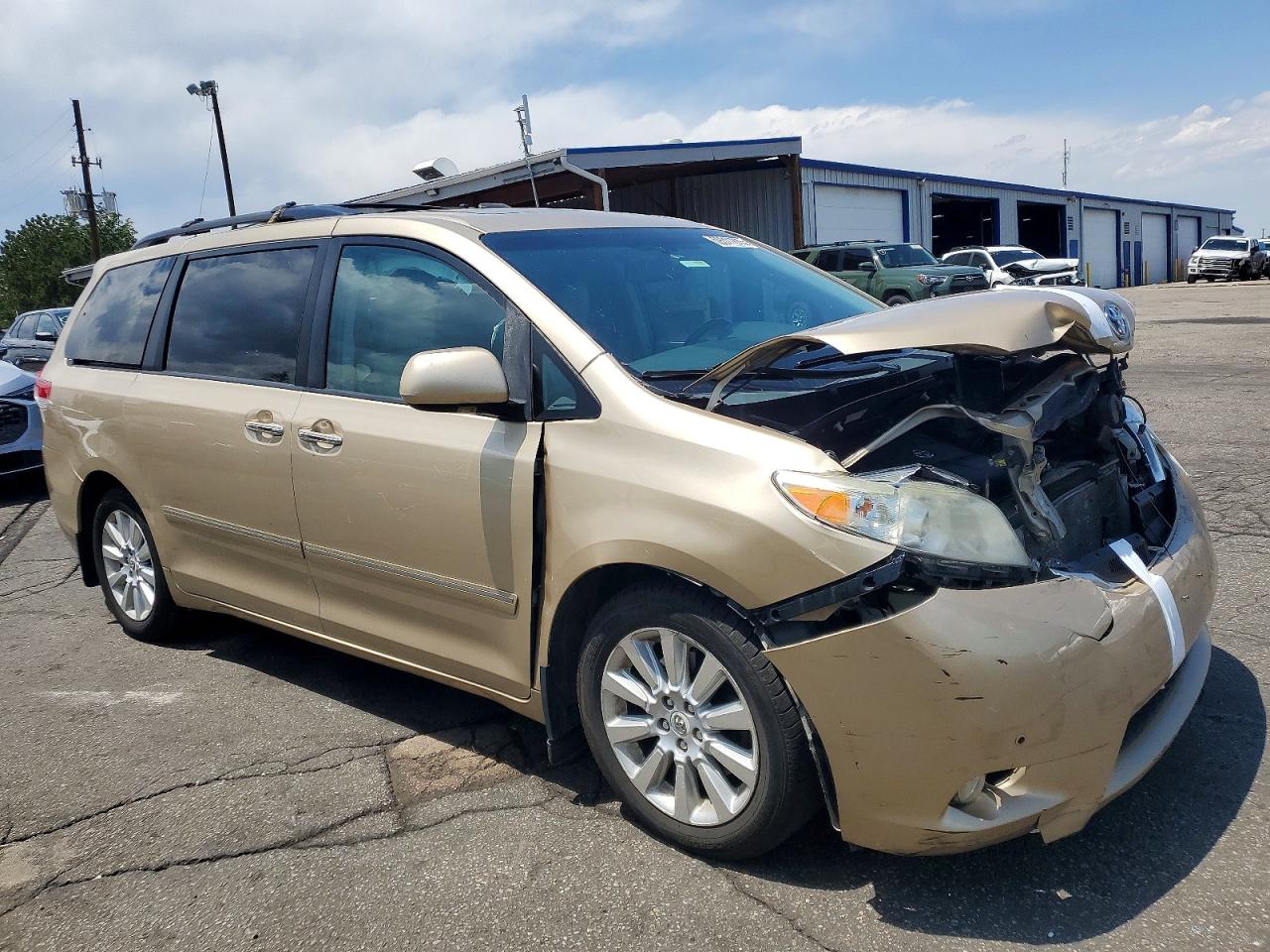 2011 Toyota Sienna Limited 7-passenger Tan vin: 5TDDK3DC9BS014965