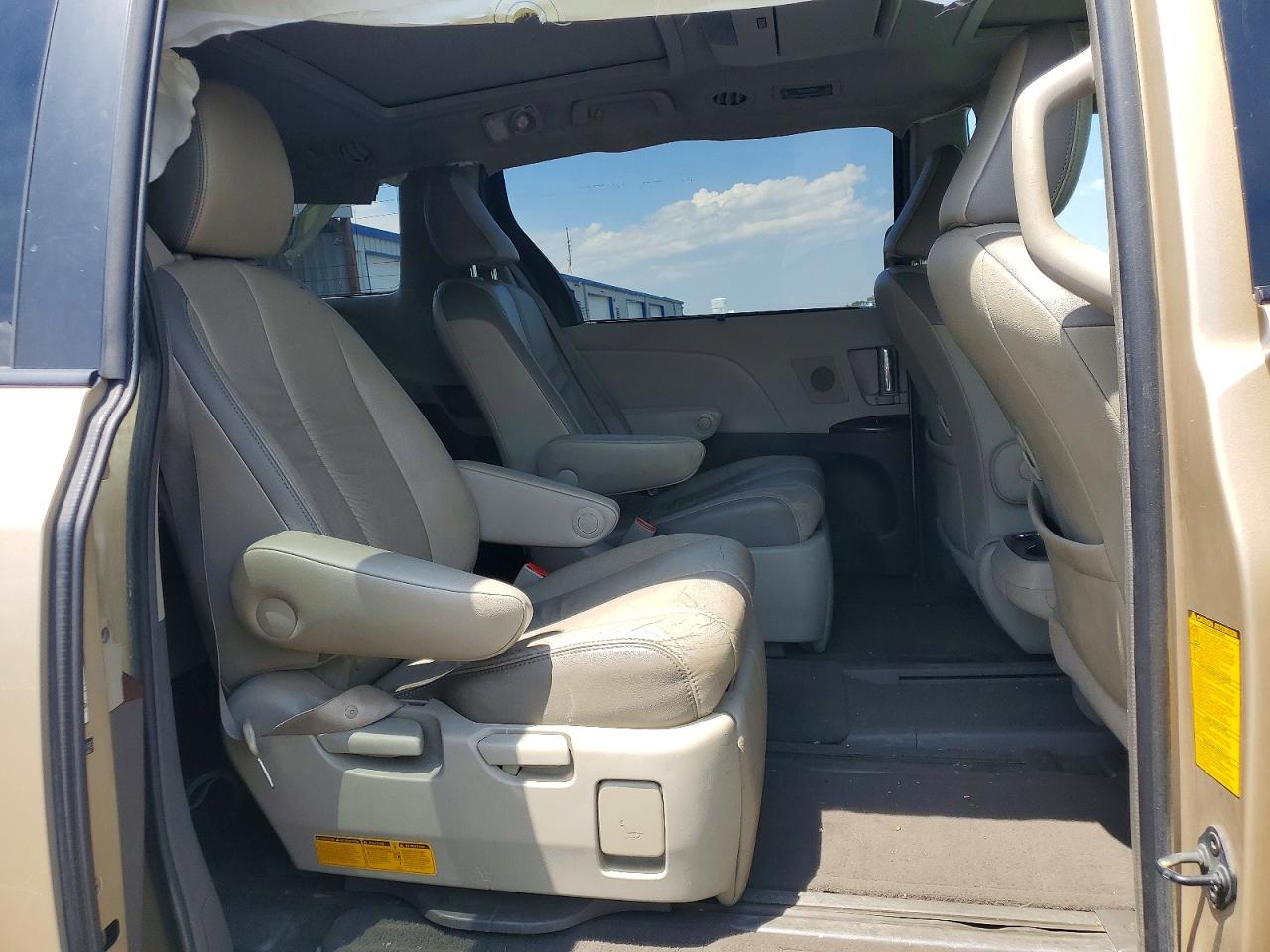 2011 Toyota Sienna Limited 7-passenger Tan vin: 5TDDK3DC9BS014965