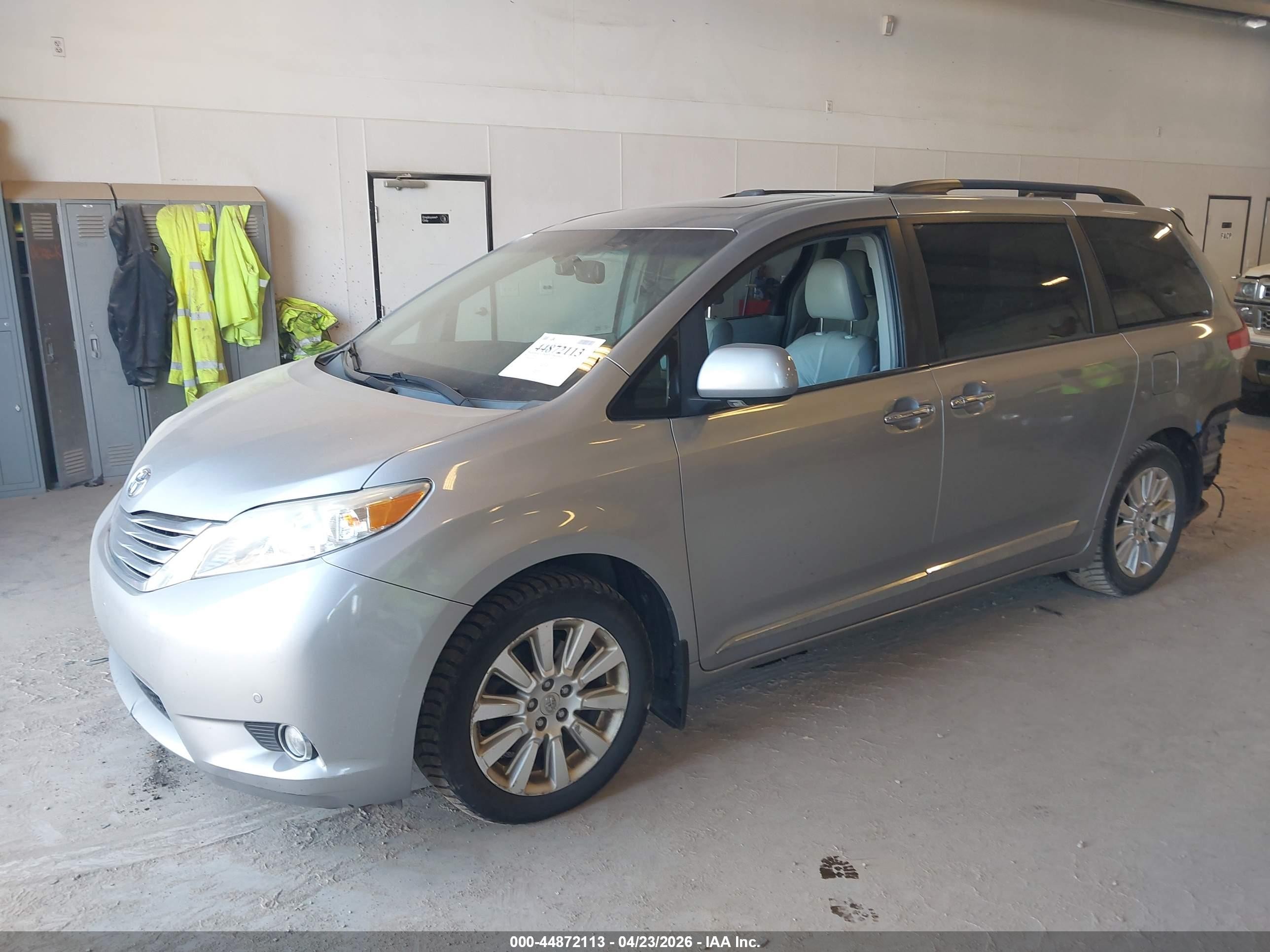 2011 Toyota Sienna Limited Blue vin: 5TDDK3DC9BS027392
