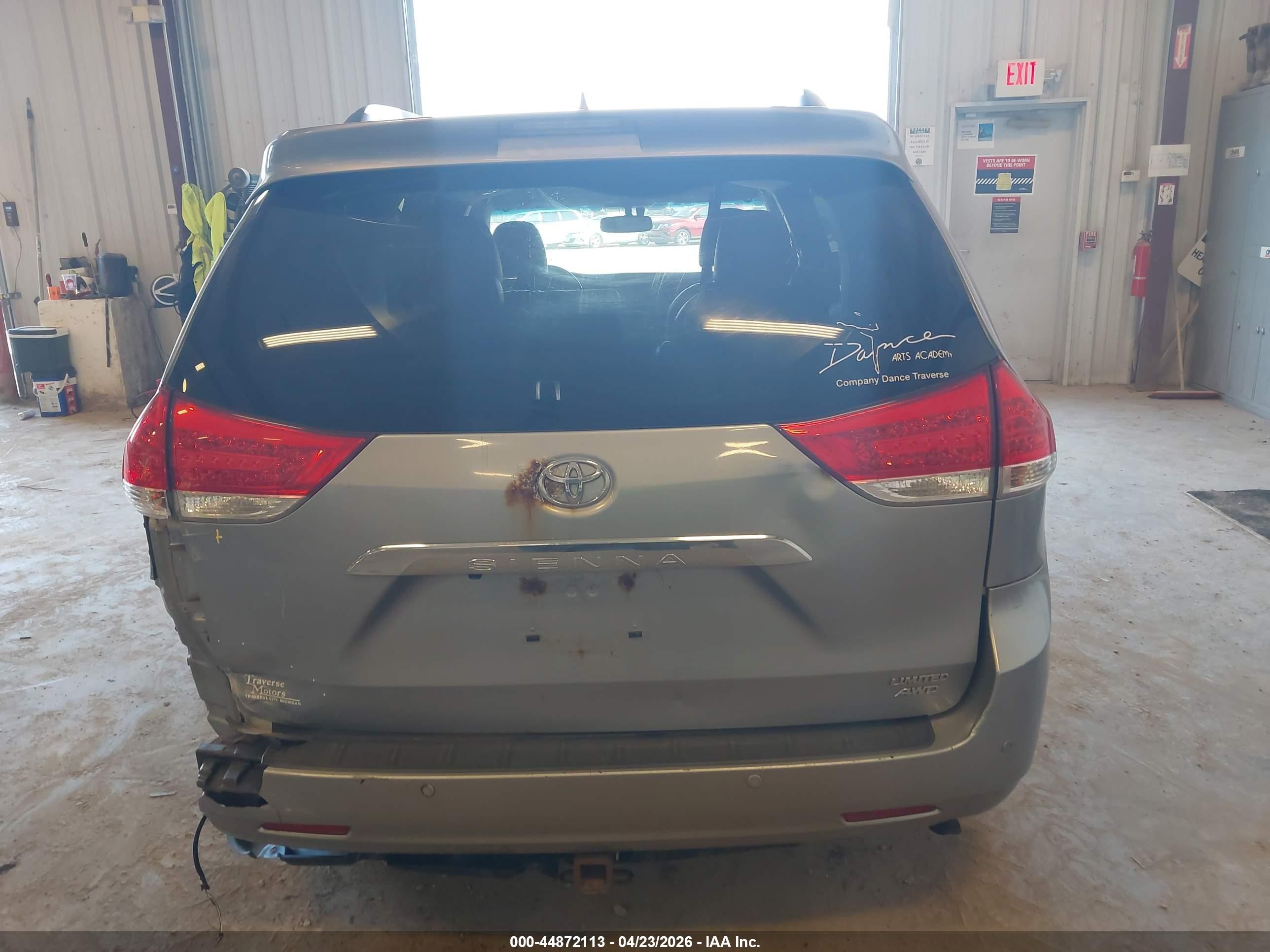 2011 Toyota Sienna Limited Blue vin: 5TDDK3DC9BS027392