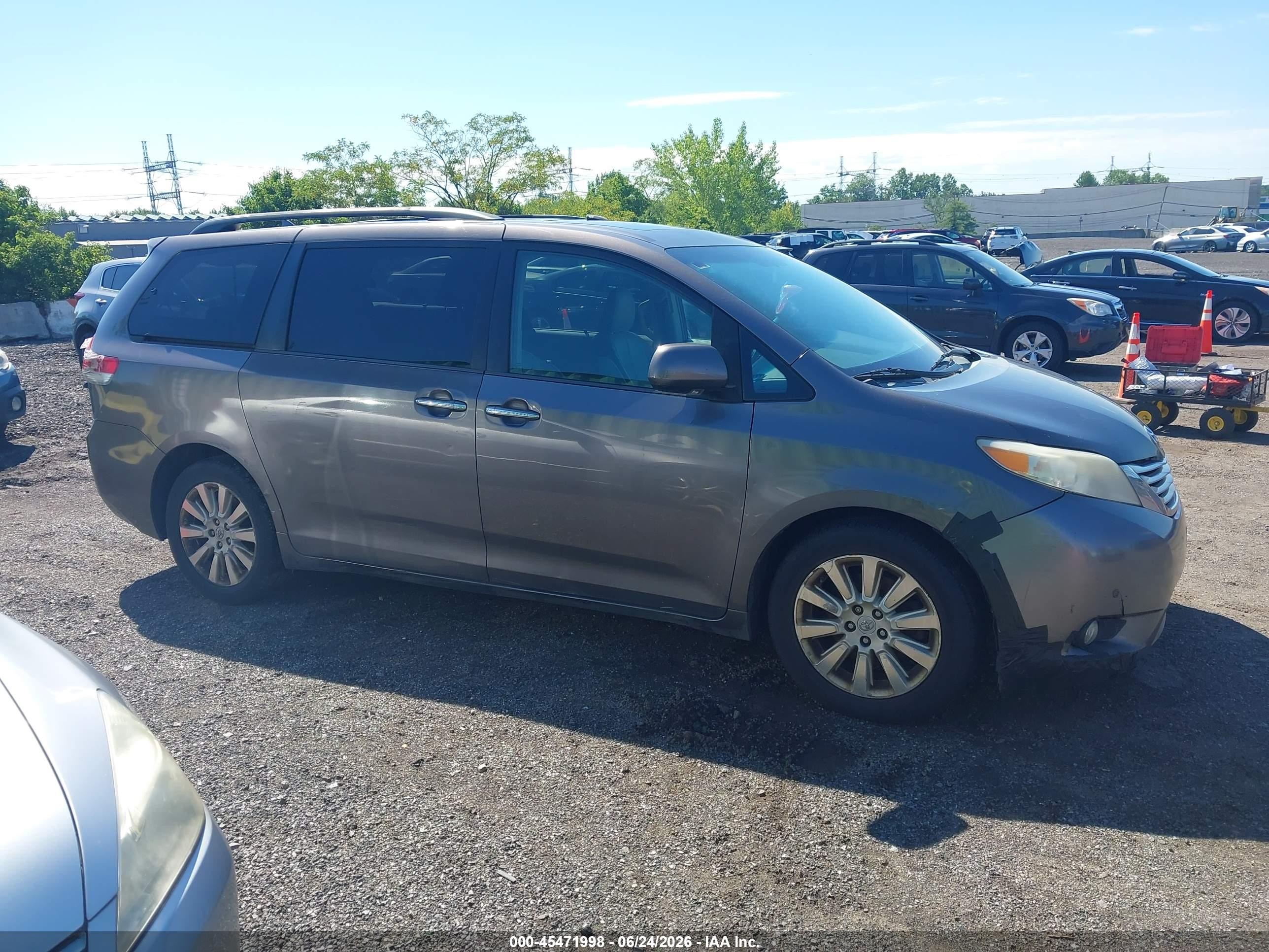 2012 Toyota Sienna Limited 7 Passenger Gray vin: 5TDDK3DC9CS047689