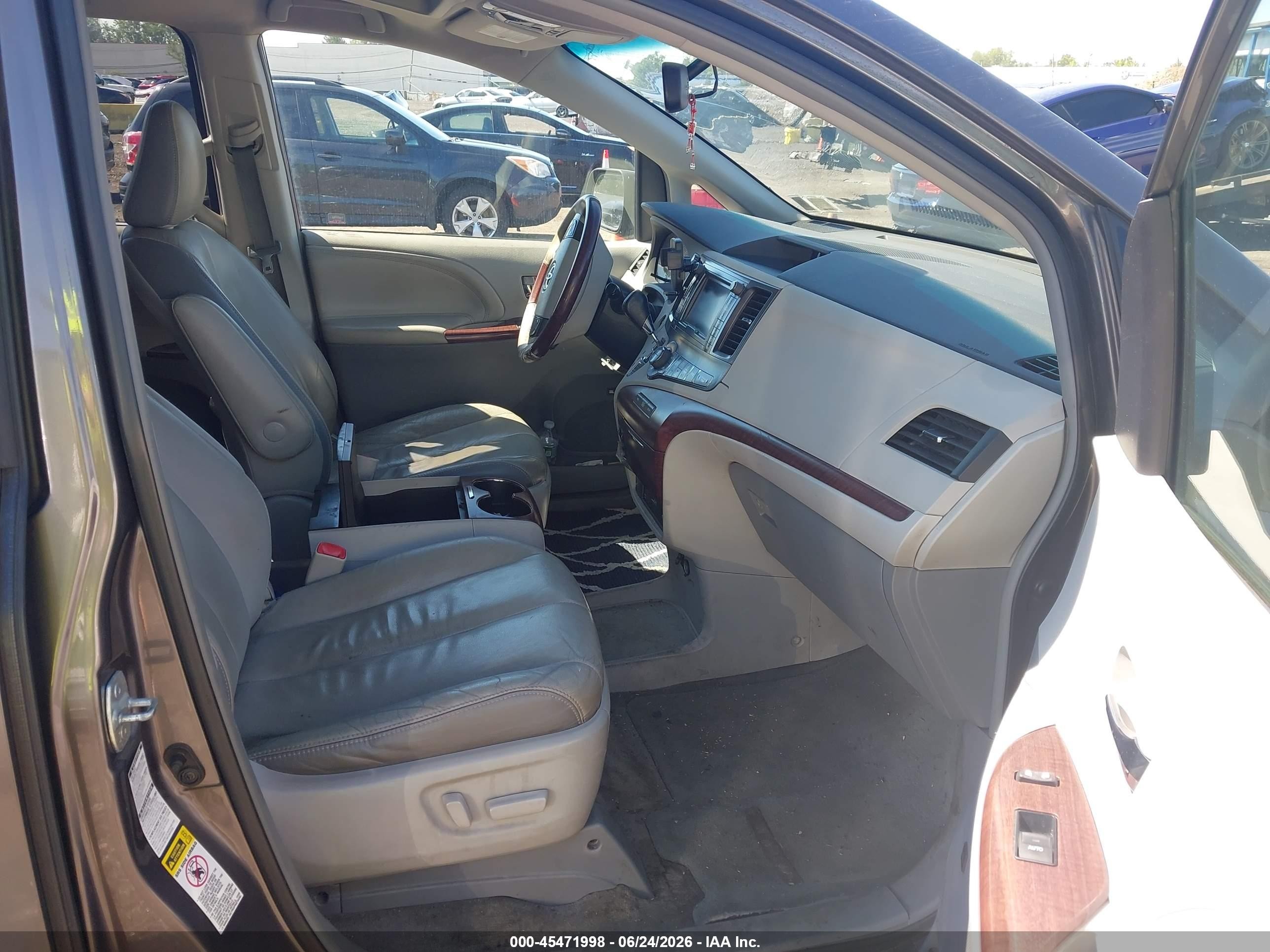 2012 Toyota Sienna Limited 7 Passenger Gray vin: 5TDDK3DC9CS047689