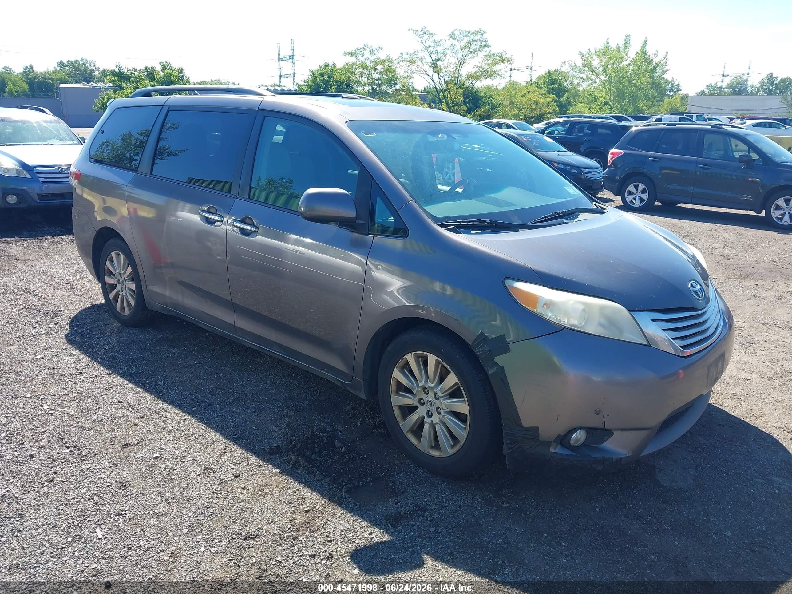 2012 Toyota Sienna Limited 7 Passenger Gray vin: 5TDDK3DC9CS047689