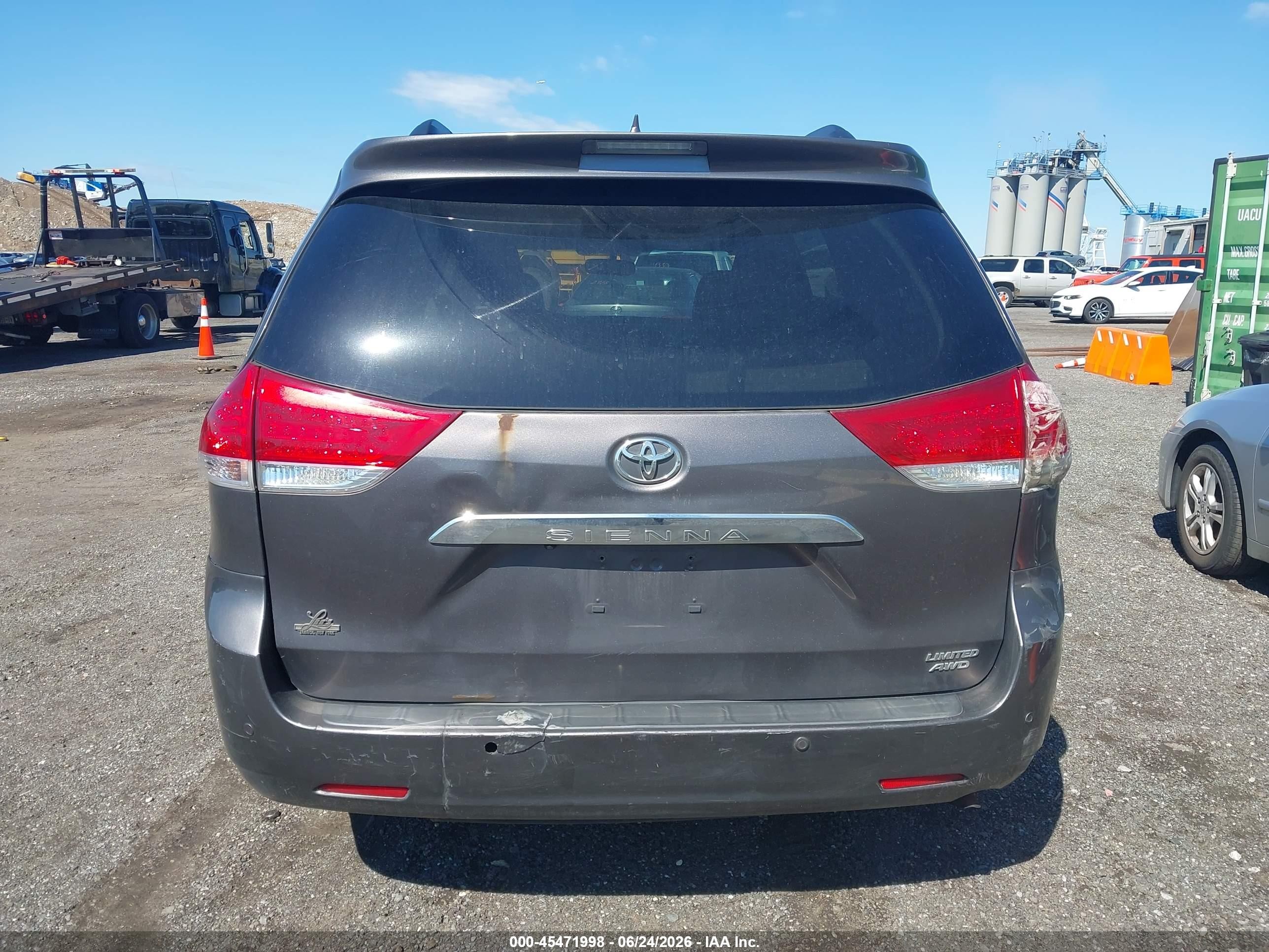 2012 Toyota Sienna Limited 7 Passenger Gray vin: 5TDDK3DC9CS047689