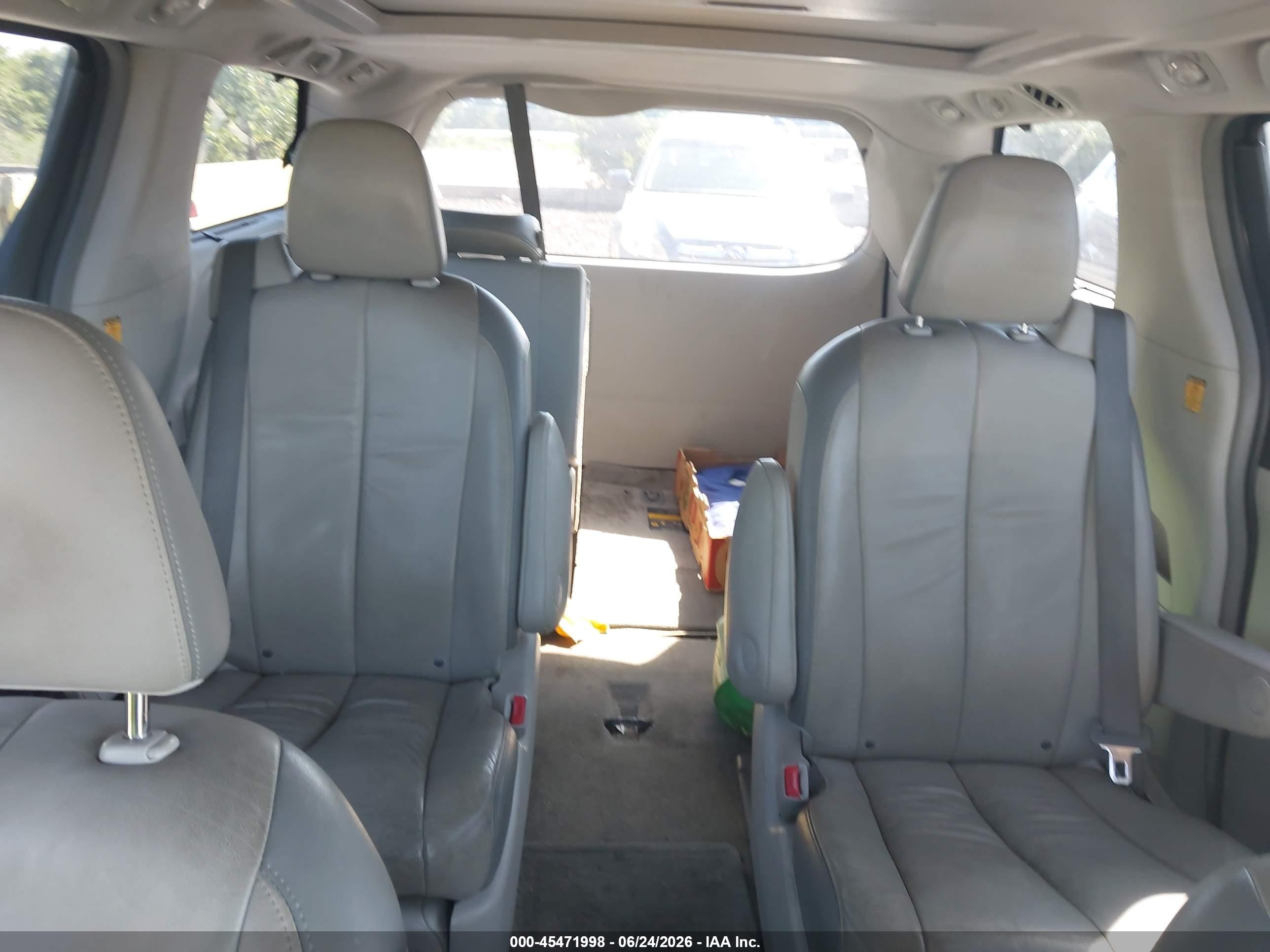 2012 Toyota Sienna Limited 7 Passenger Gray vin: 5TDDK3DC9CS047689