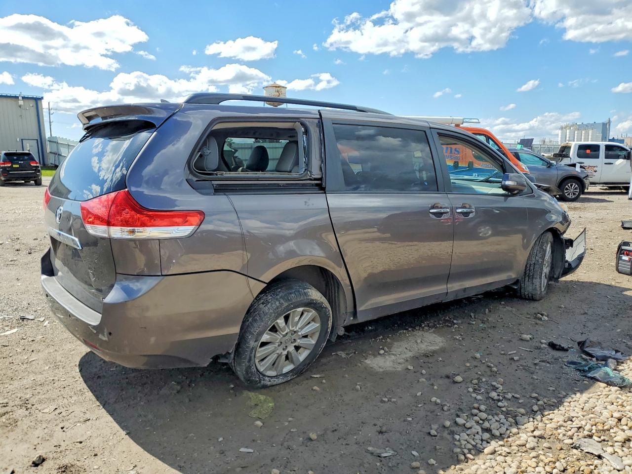 2013 Toyota Sienna Limited 7-passenger Серый vin: 5TDDK3DC9DS053719