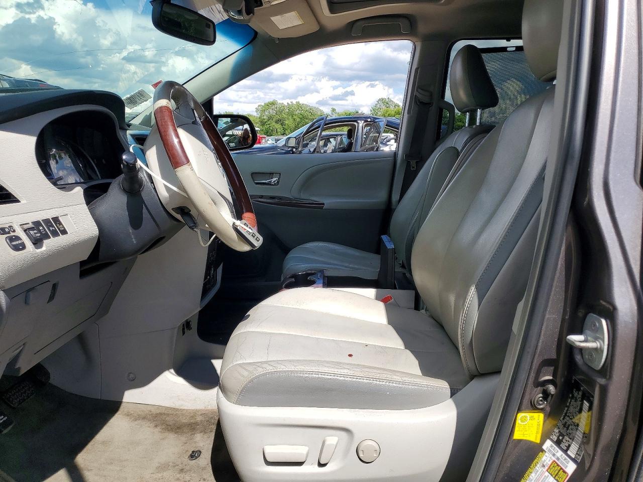 2013 Toyota Sienna Limited 7-passenger Серый vin: 5TDDK3DC9DS053719