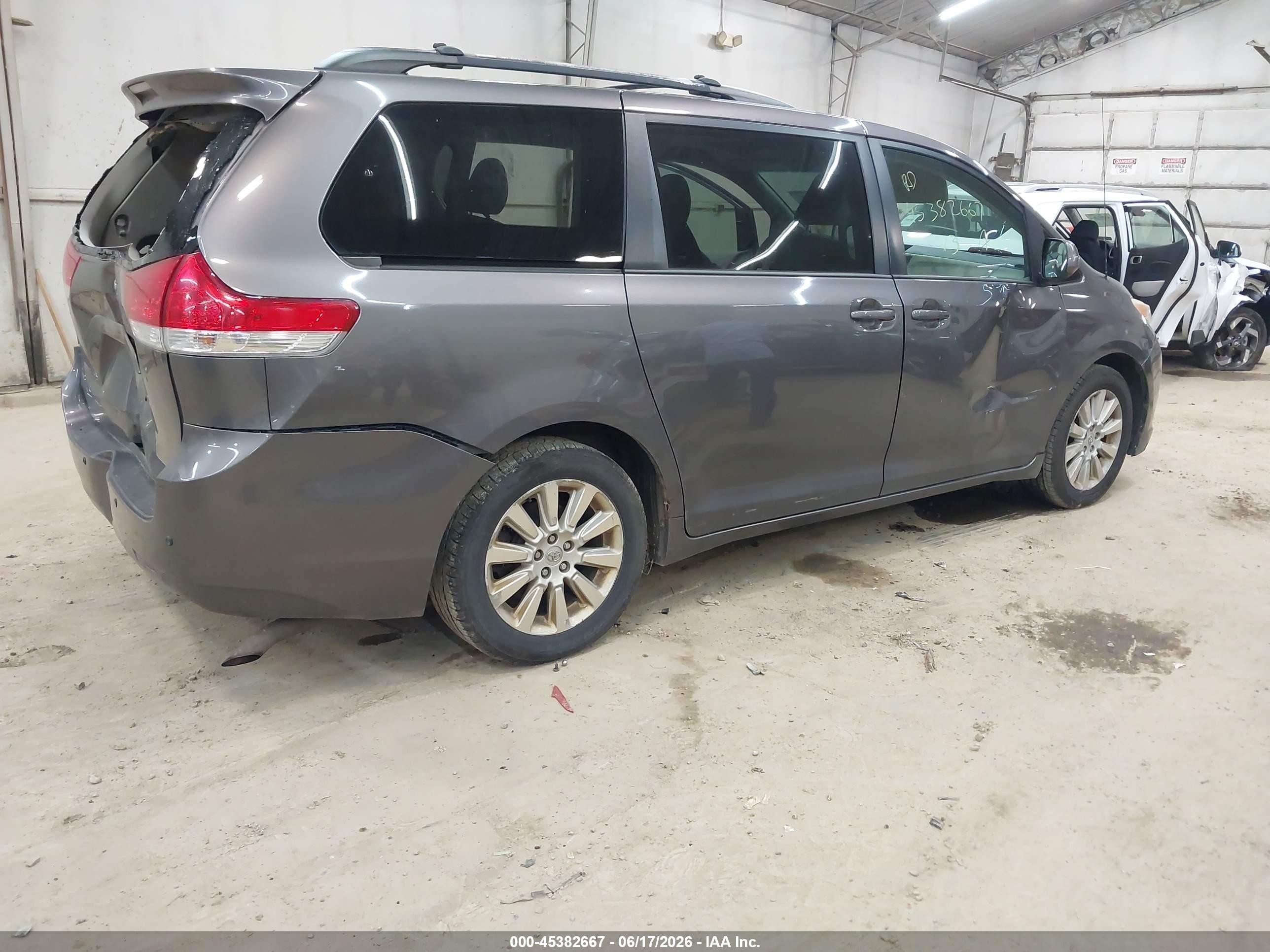 2013 Toyota Sienna Xle 7 Passenger Gray vin: 5TDDK3DC9DS055065