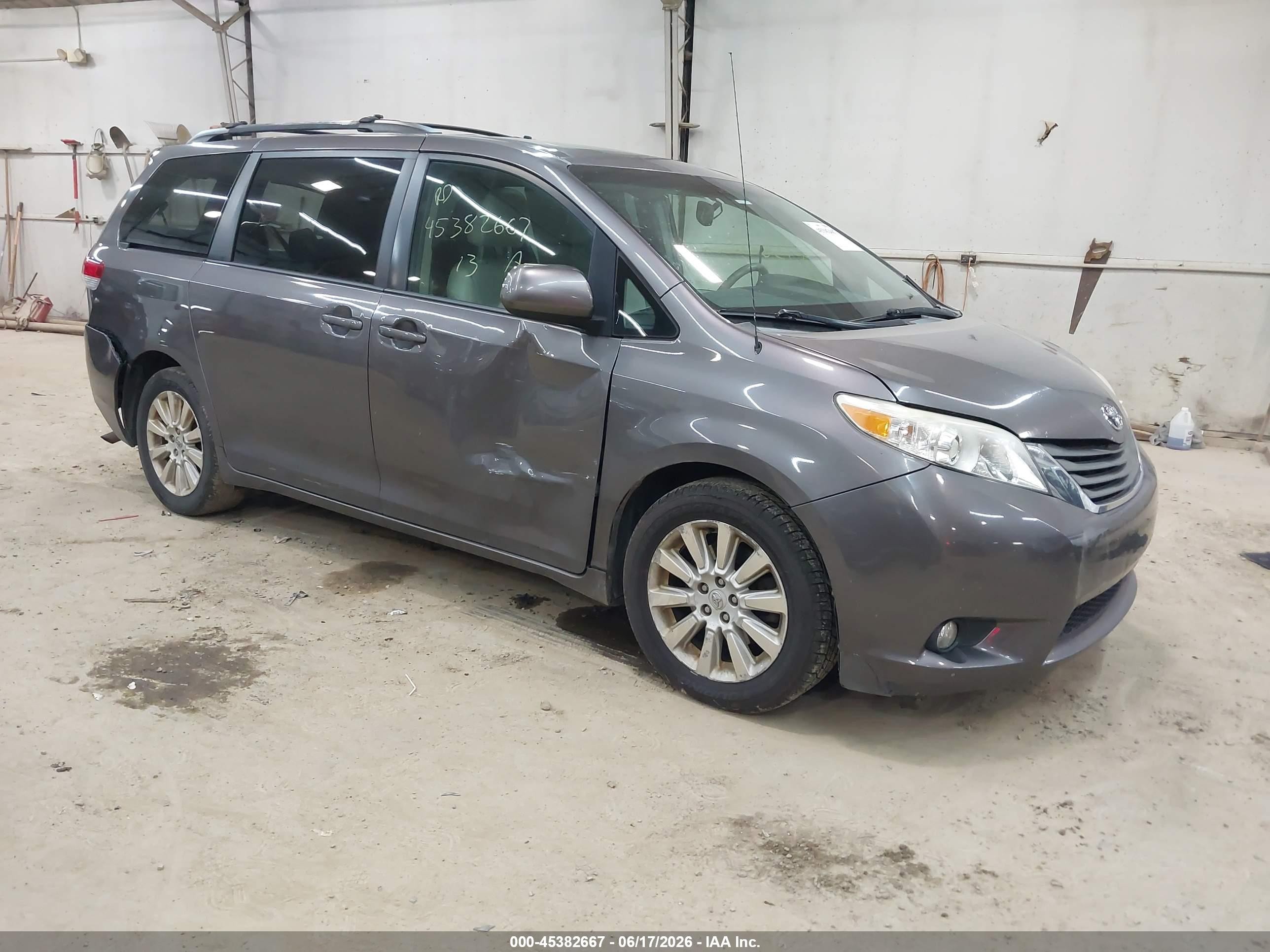 2013 Toyota Sienna Xle 7 Passenger Gray vin: 5TDDK3DC9DS055065