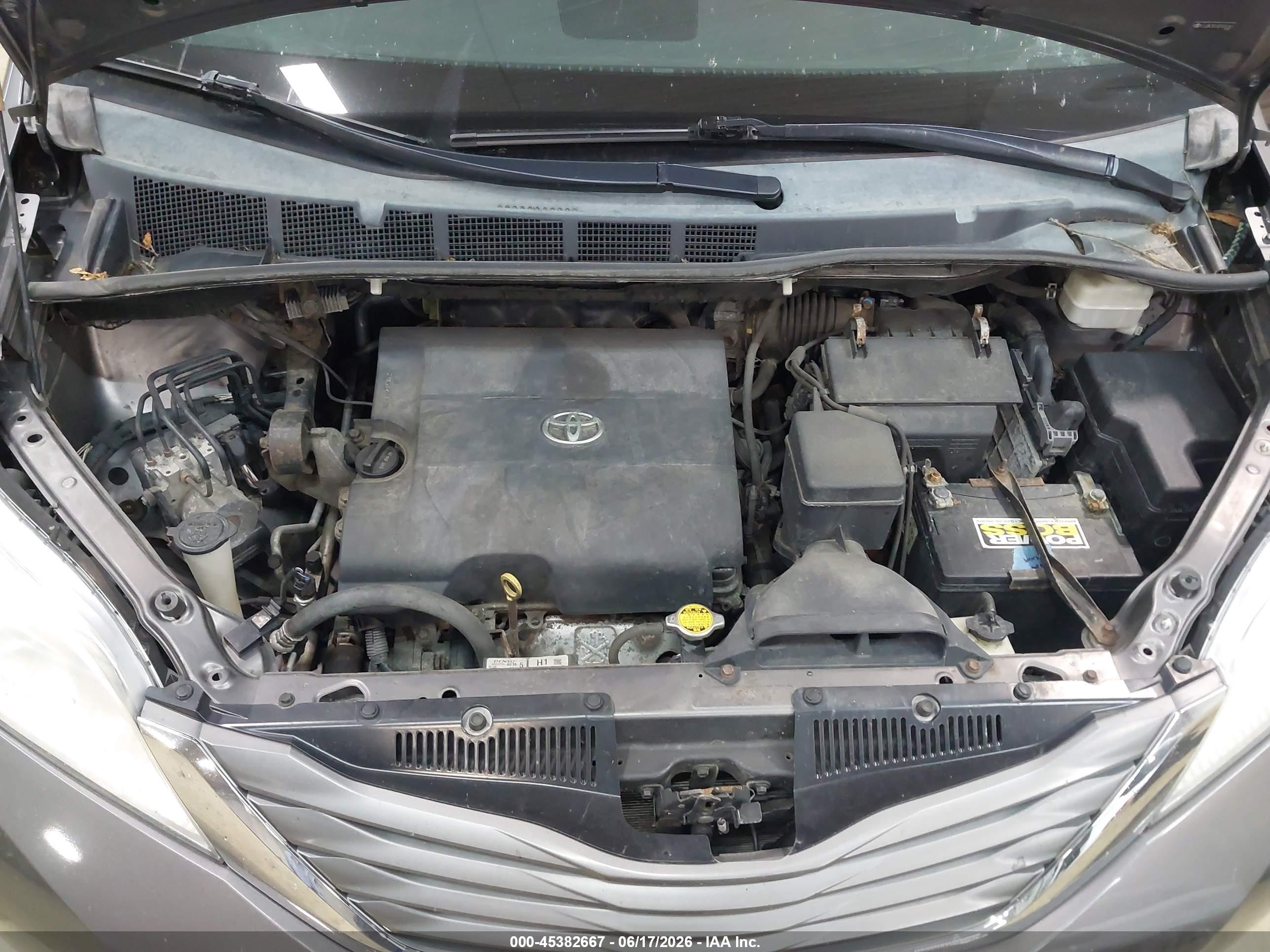2013 Toyota Sienna Xle 7 Passenger Gray vin: 5TDDK3DC9DS055065