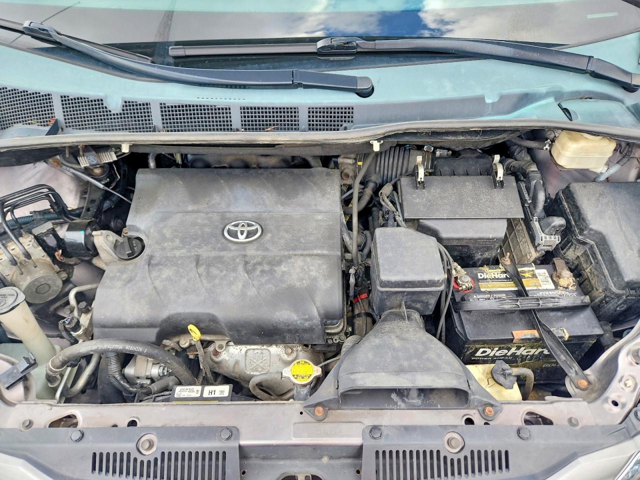 2013 Toyota Sienna Xle 7-passenger Серый vin: 5TDDK3DC9DS061013