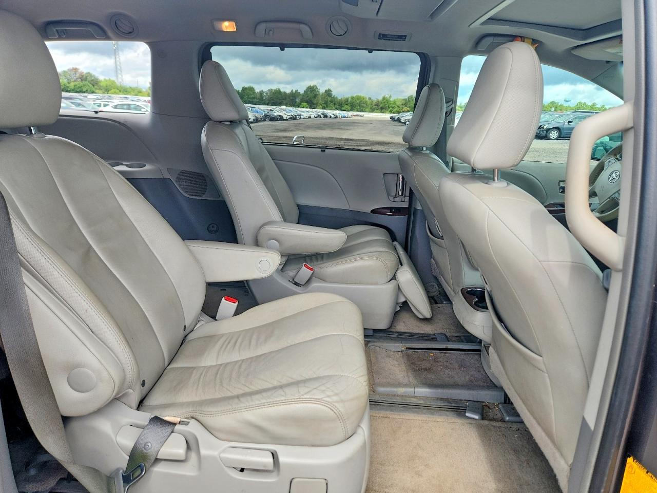 2013 Toyota Sienna Xle 7-passenger Серый vin: 5TDDK3DC9DS061013
