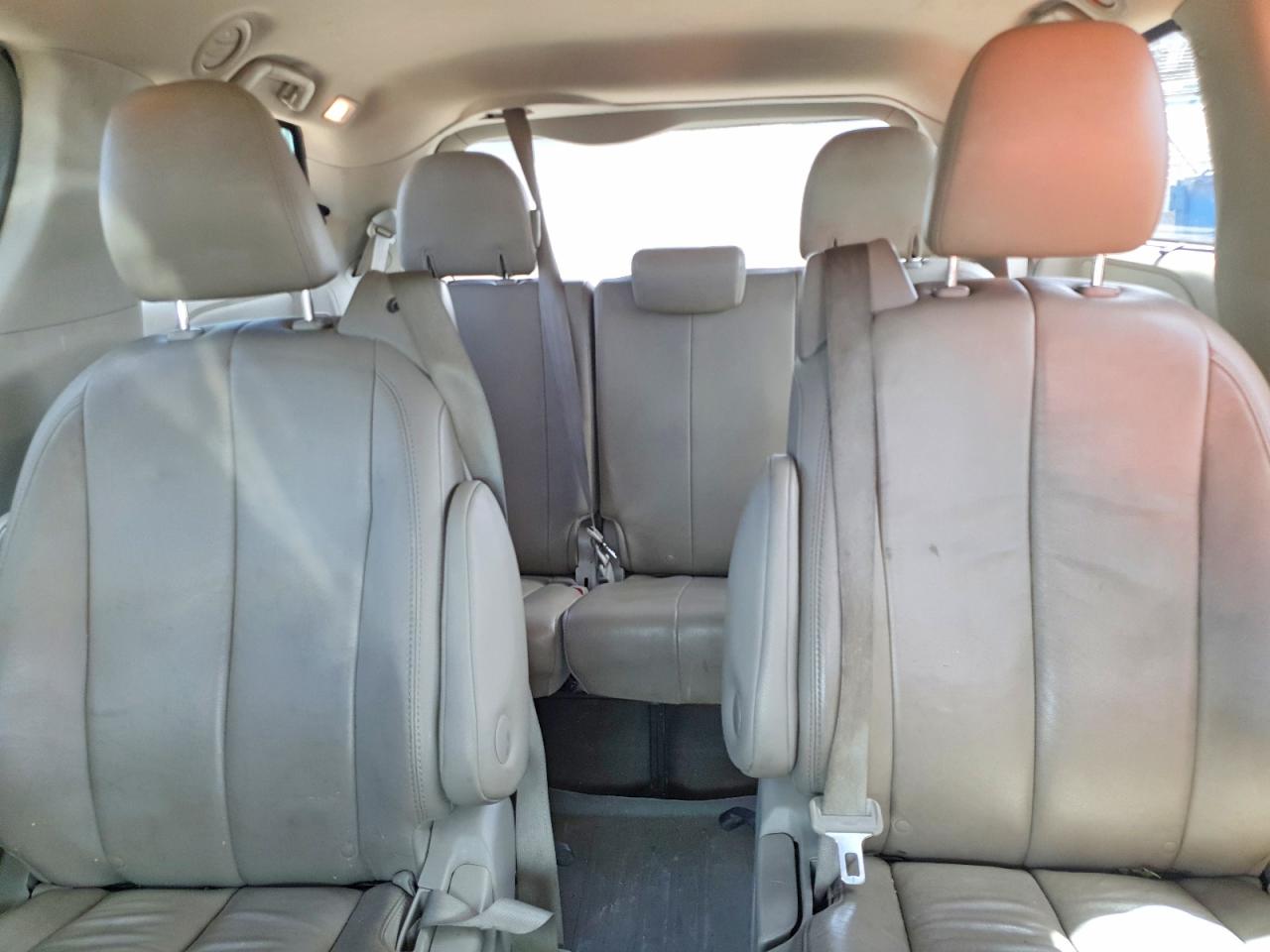 2013 Toyota Sienna Xle 7-passenger Black vin: 5TDDK3DC9DS062761