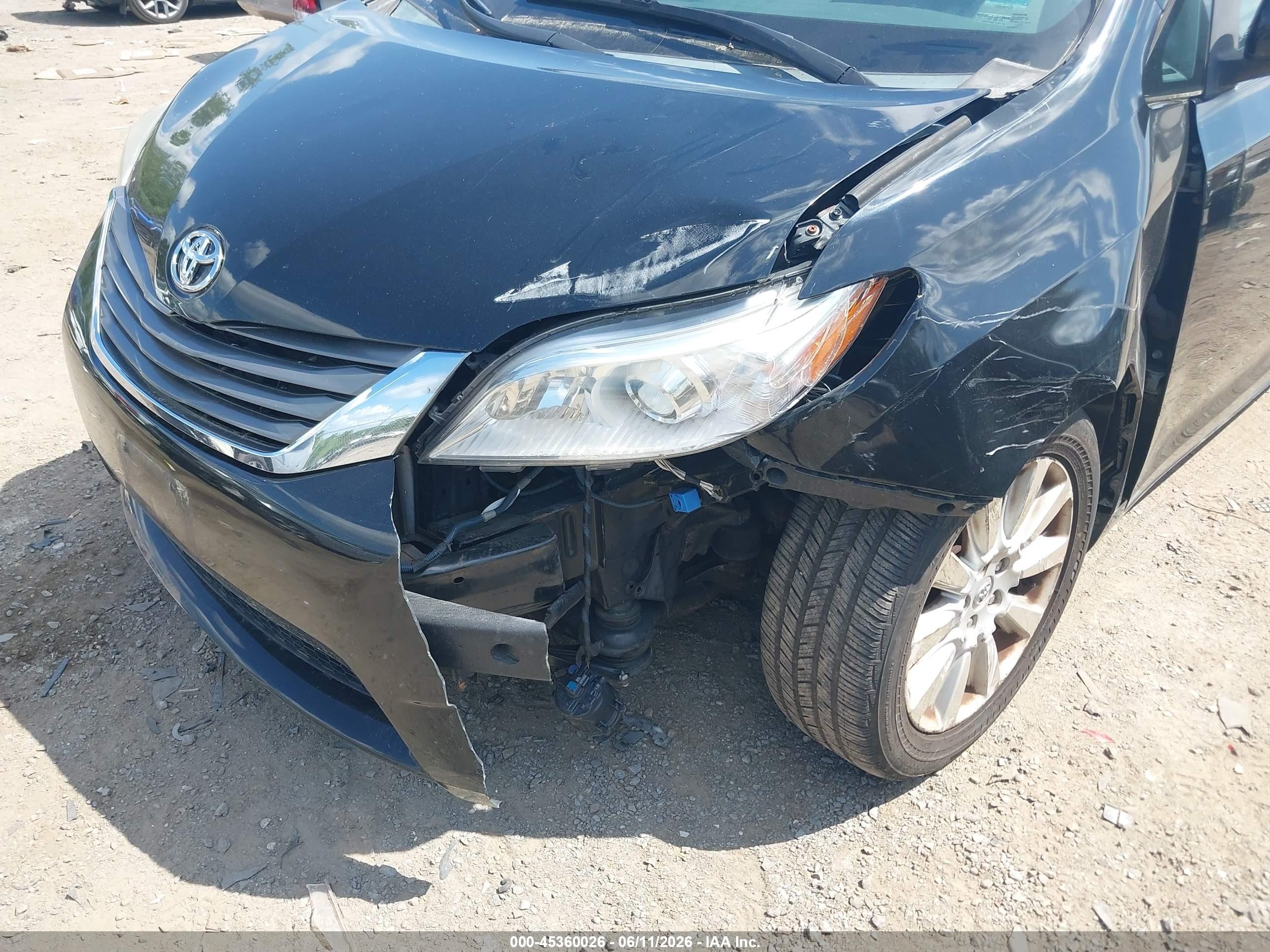 2013 Toyota Sienna Xle 7 Passenger Black vin: 5TDDK3DC9DS067684