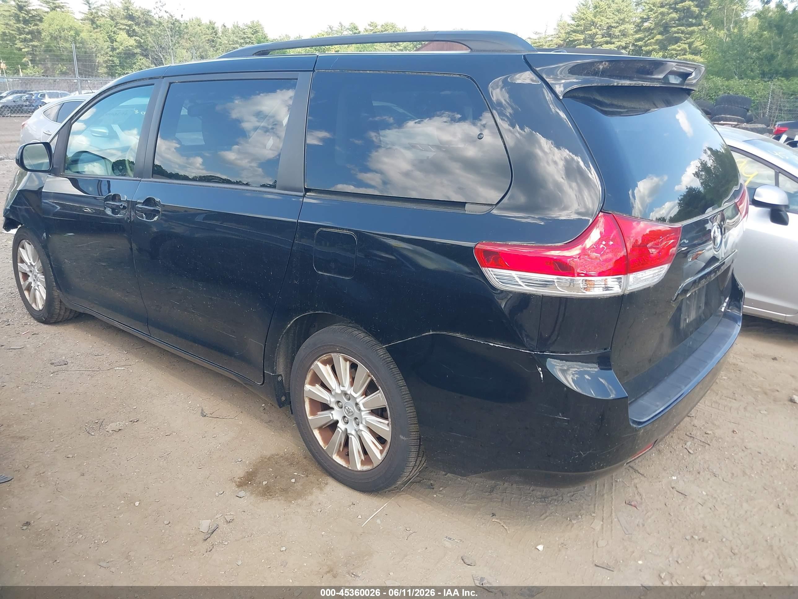 2013 Toyota Sienna Xle 7 Passenger Black vin: 5TDDK3DC9DS067684
