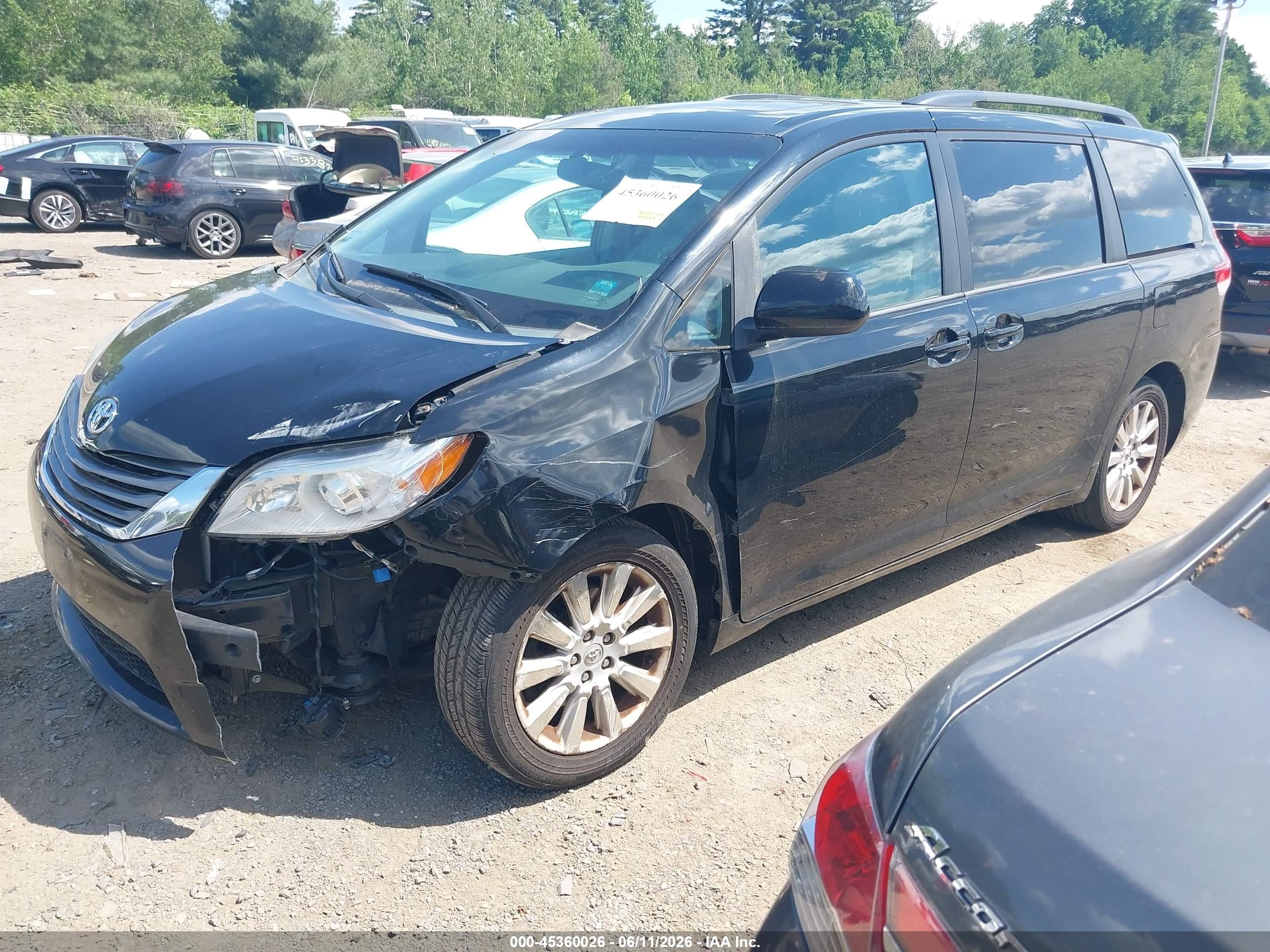 2013 Toyota Sienna Xle 7 Passenger Black vin: 5TDDK3DC9DS067684