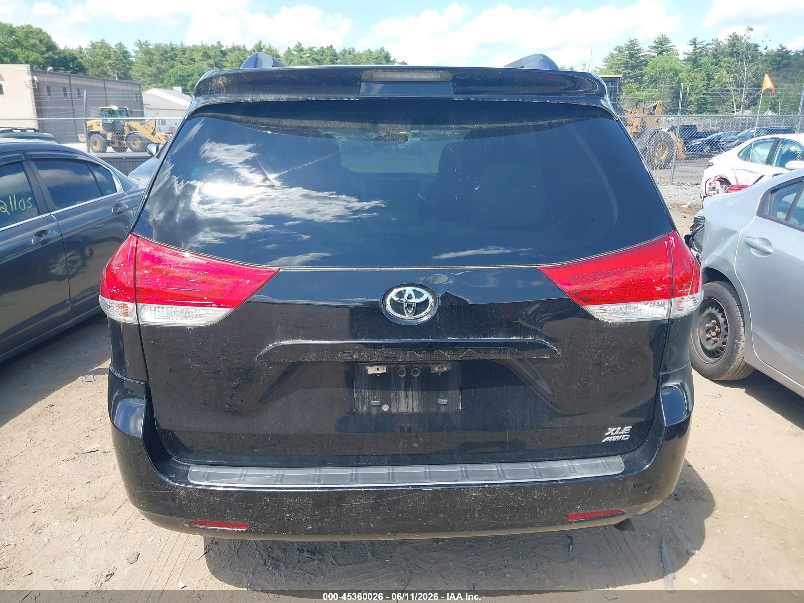 2013 Toyota Sienna Xle 7 Passenger Black vin: 5TDDK3DC9DS067684