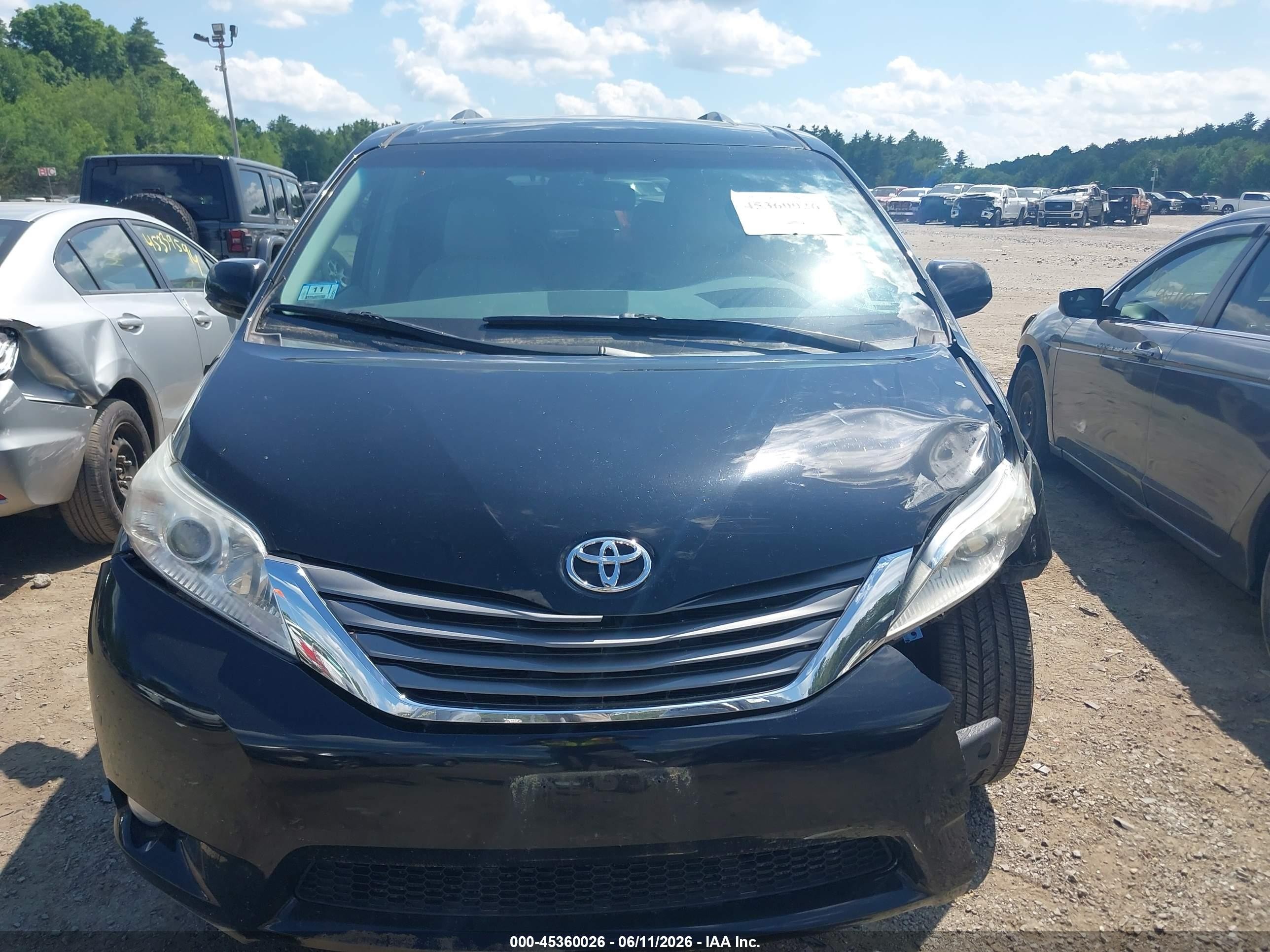 2013 Toyota Sienna Xle 7 Passenger Black vin: 5TDDK3DC9DS067684
