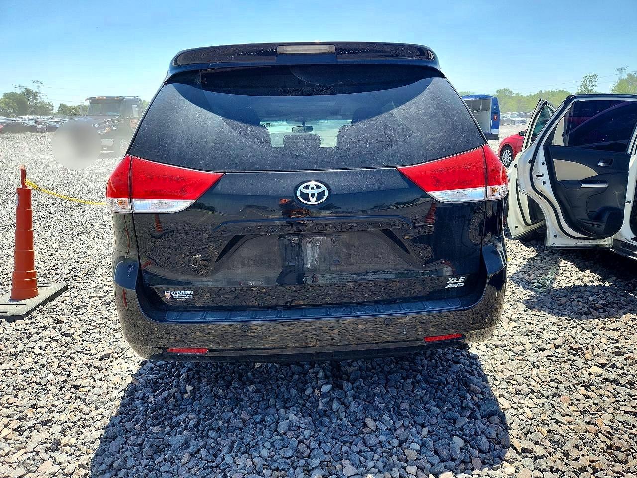 2014 Toyota Sienna Xle 7-passenger Black vin: 5TDDK3DC9ES091307