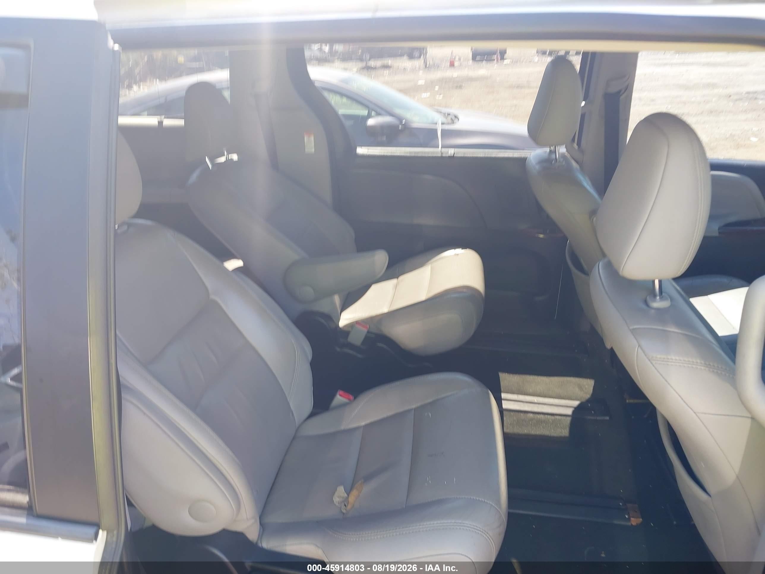 2015 Toyota Sienna Limited Premium 7 Passenger Белый vin: 5TDDK3DC9FS112531