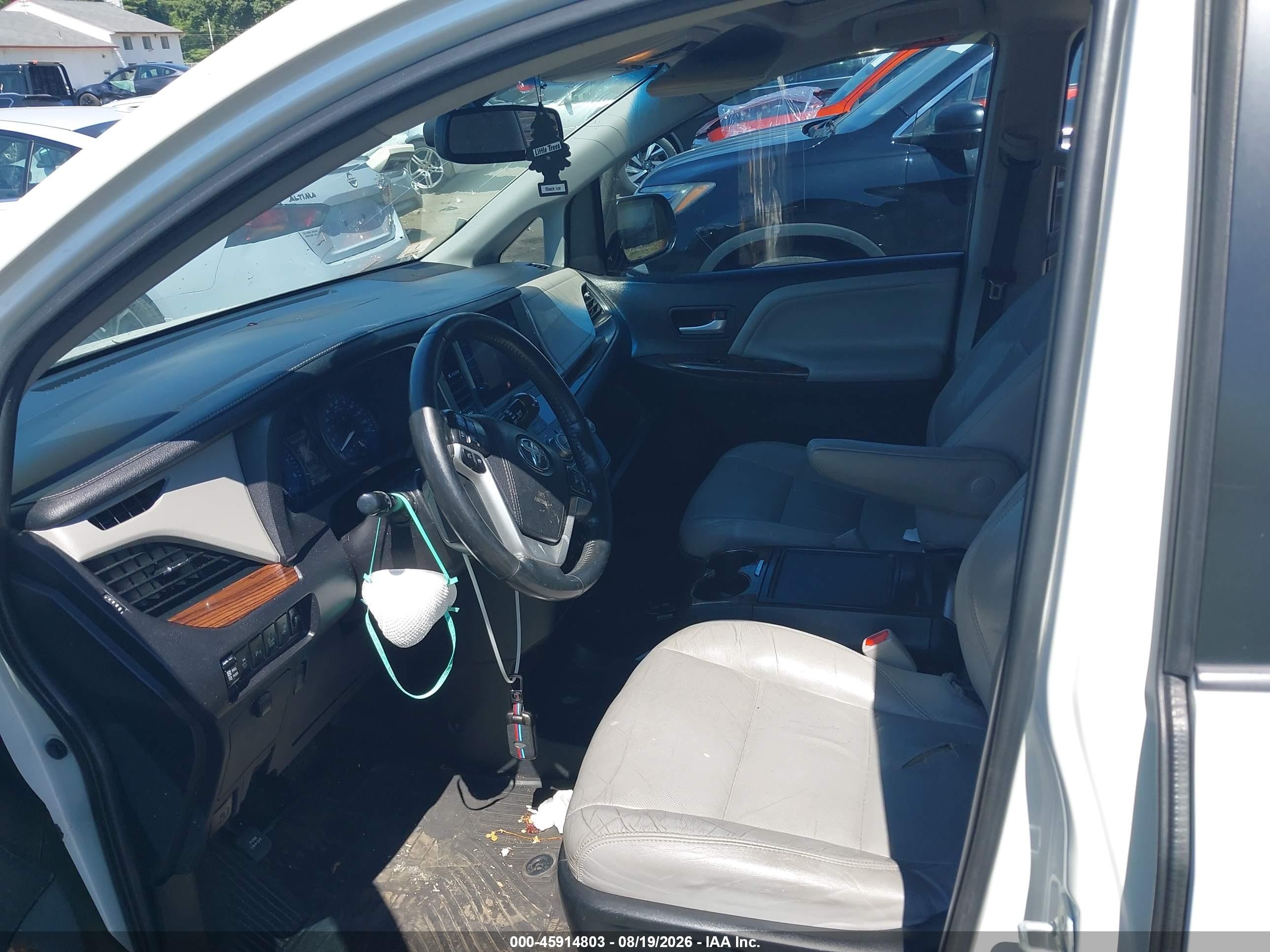 2015 Toyota Sienna Limited Premium 7 Passenger Белый vin: 5TDDK3DC9FS112531