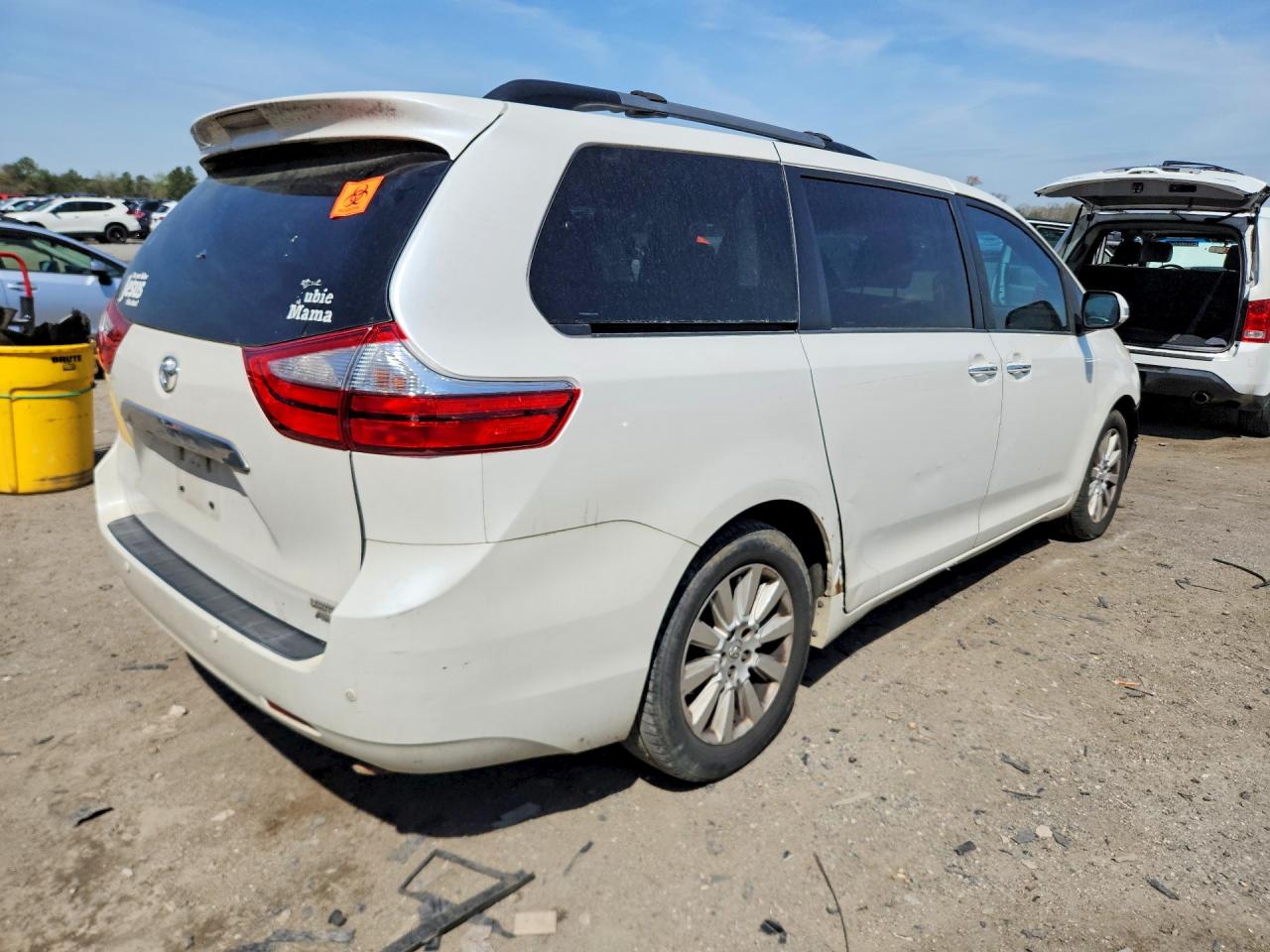 2015 Toyota Sienna Limited Premium 7-passenger White vin: 5TDDK3DC9FS117986
