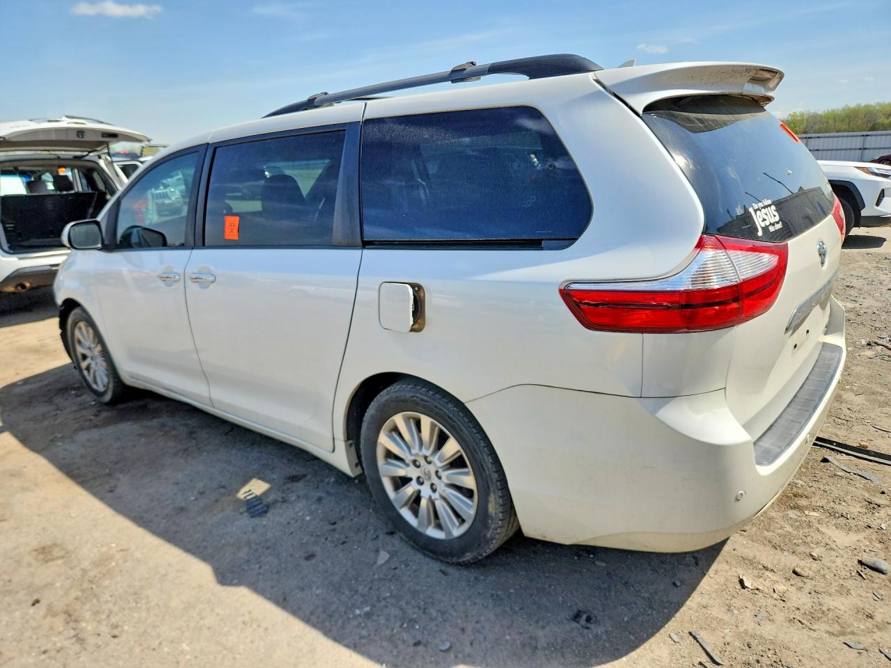 2015 Toyota Sienna Limited Premium 7-passenger White vin: 5TDDK3DC9FS117986