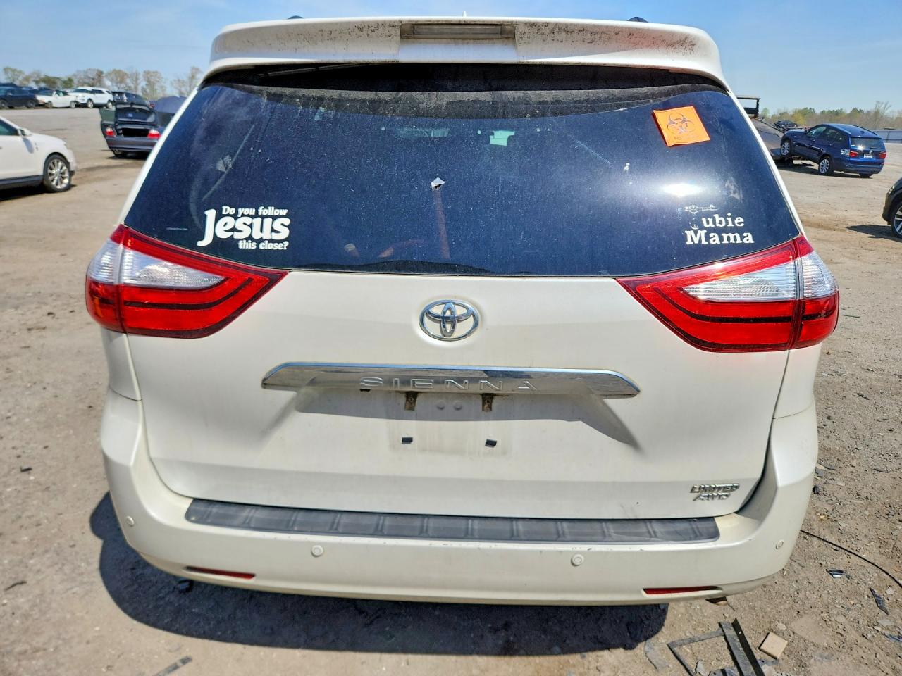 2015 Toyota Sienna Limited Premium 7-passenger White vin: 5TDDK3DC9FS117986