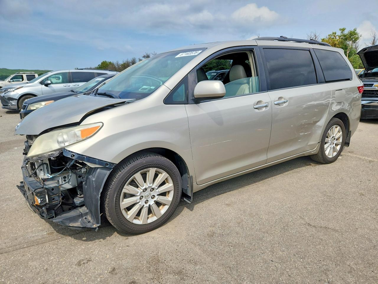 2015 Toyota Sienna Xle 7-passenger Beige vin: 5TDDK3DC9FS121777