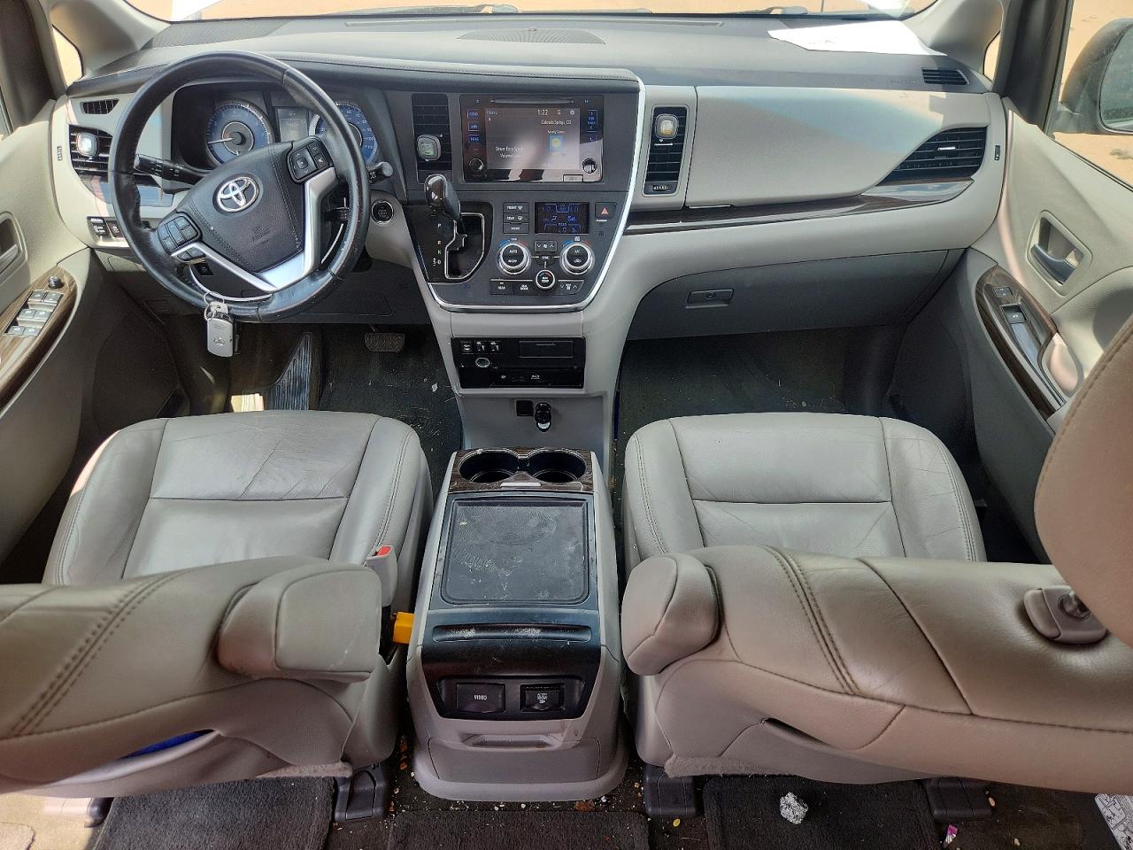 2015 Toyota Sienna Xle Premium 7-passenger Silver vin: 5TDDK3DC9FS124341