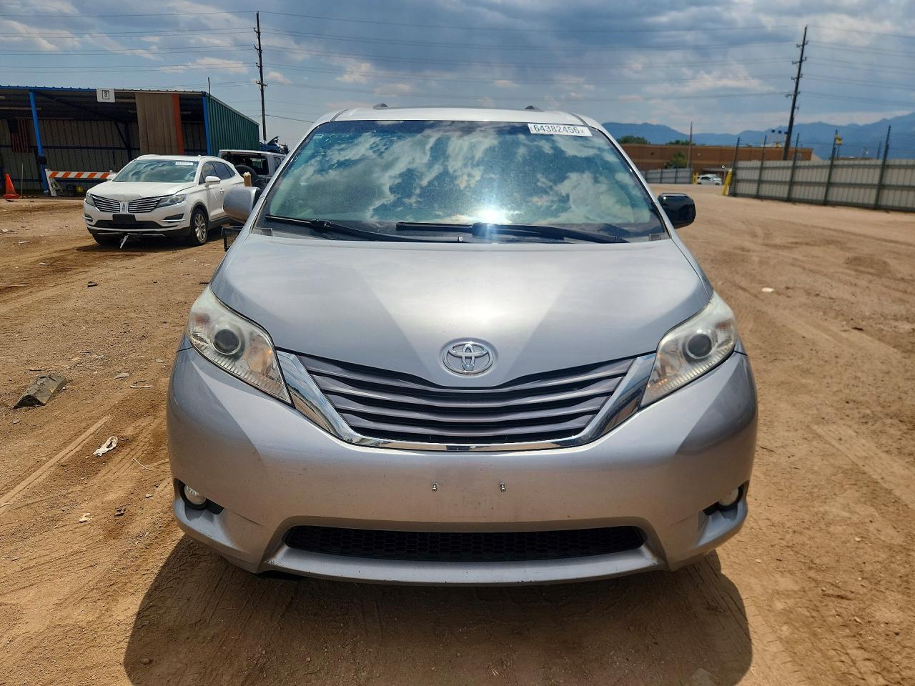2015 Toyota Sienna Xle Premium 7-passenger Silver vin: 5TDDK3DC9FS124341