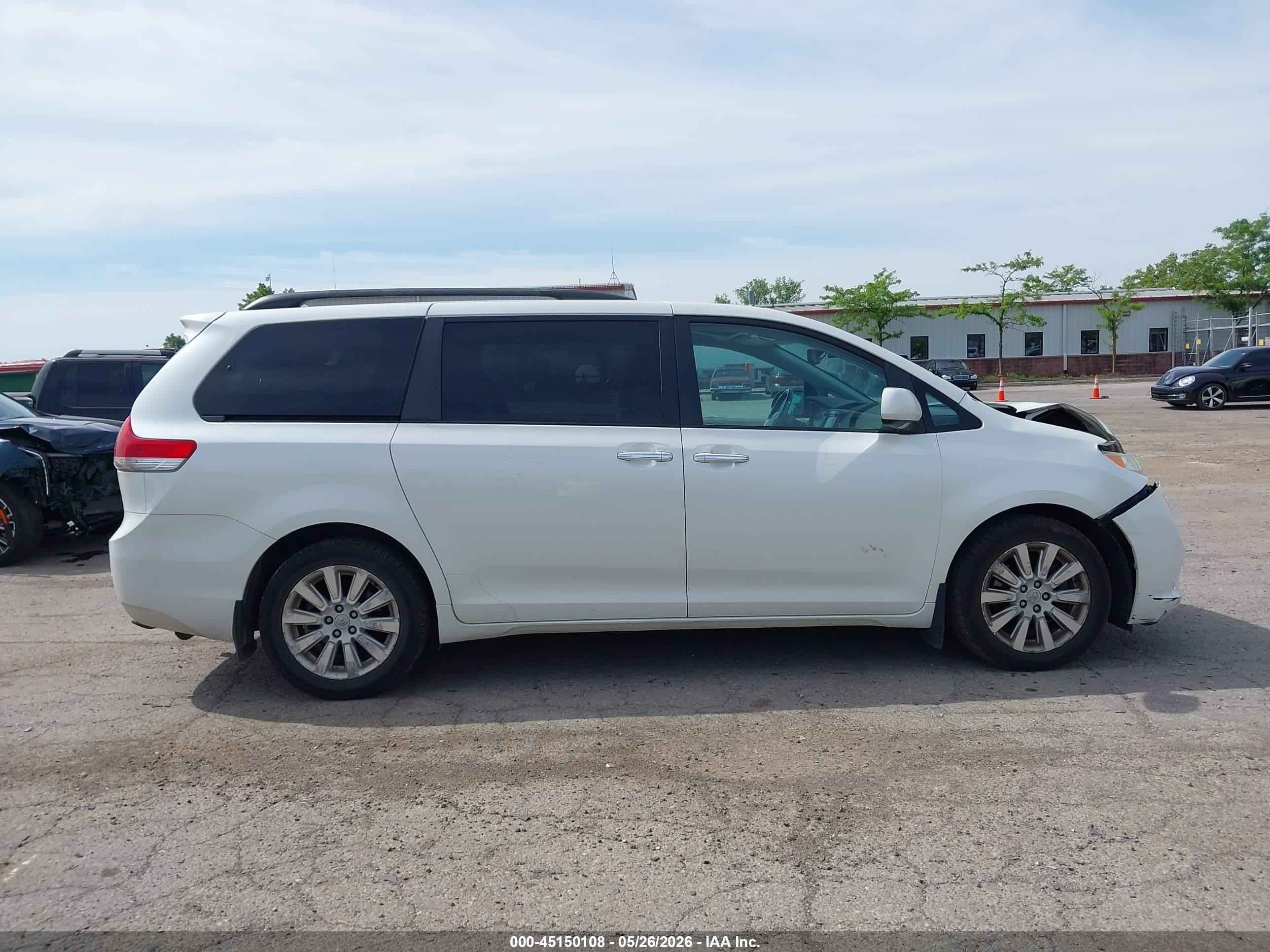 2011 Toyota Sienna Limited Белый vin: 5TDDK3DCXBS005014