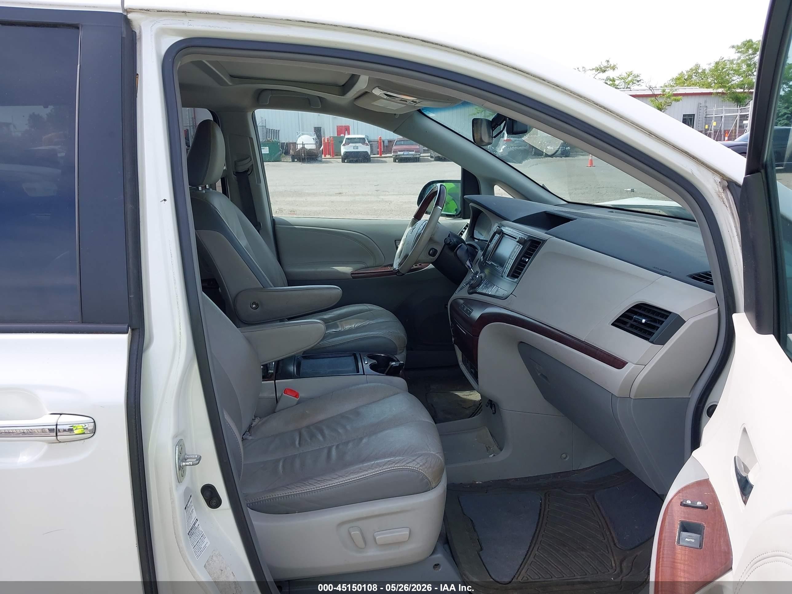 2011 Toyota Sienna Limited Белый vin: 5TDDK3DCXBS005014