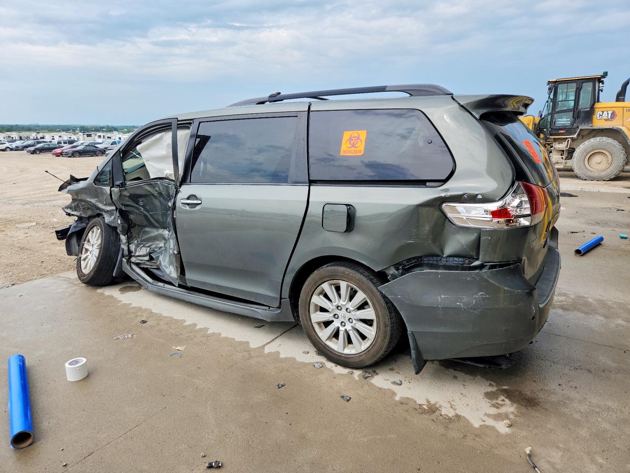 2011 Toyota Sienna Xle 7-passenger Серый vin: 5TDDK3DCXBS005675