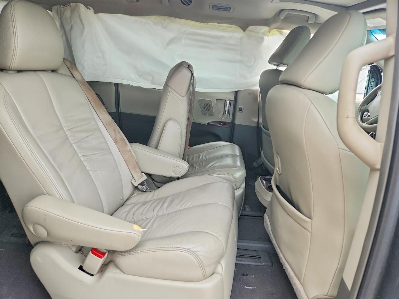 2011 Toyota Sienna Xle 7-passenger Серый vin: 5TDDK3DCXBS005675