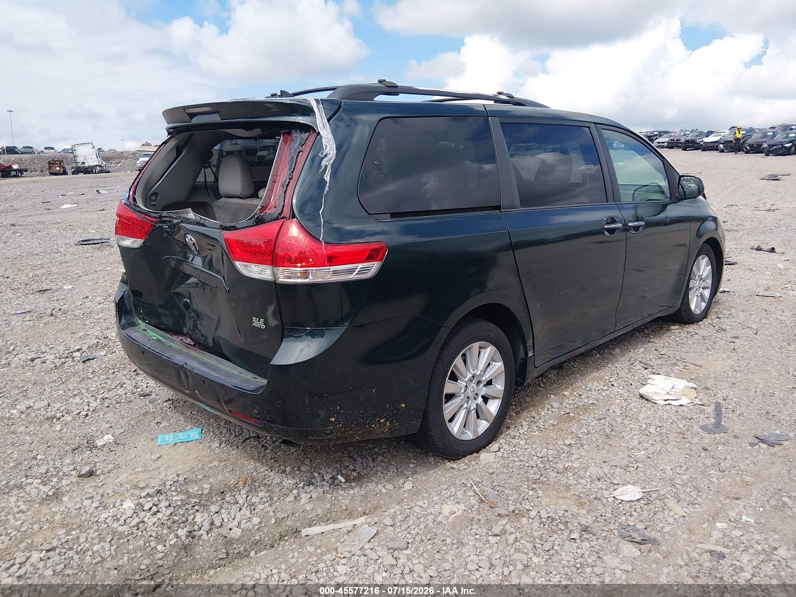 2011 Toyota Sienna Xle Green vin: 5TDDK3DCXBS007331