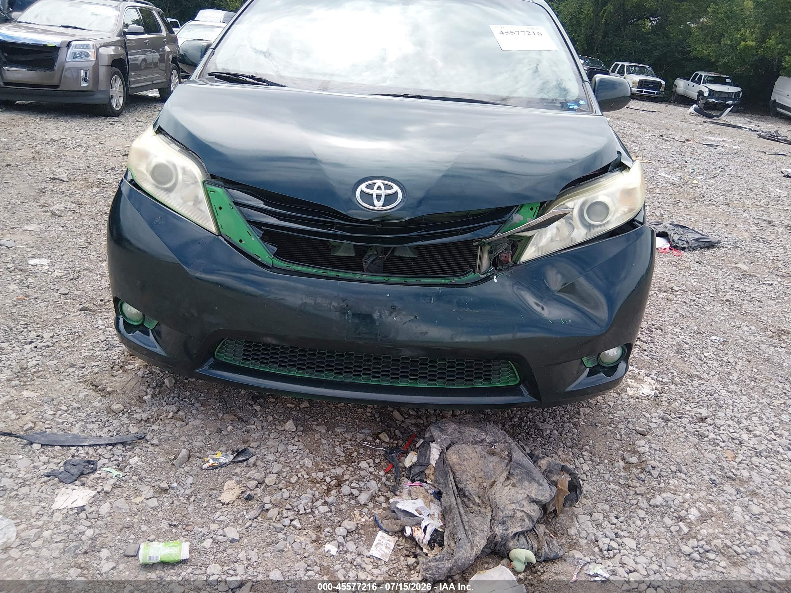 2011 Toyota Sienna Xle Green vin: 5TDDK3DCXBS007331